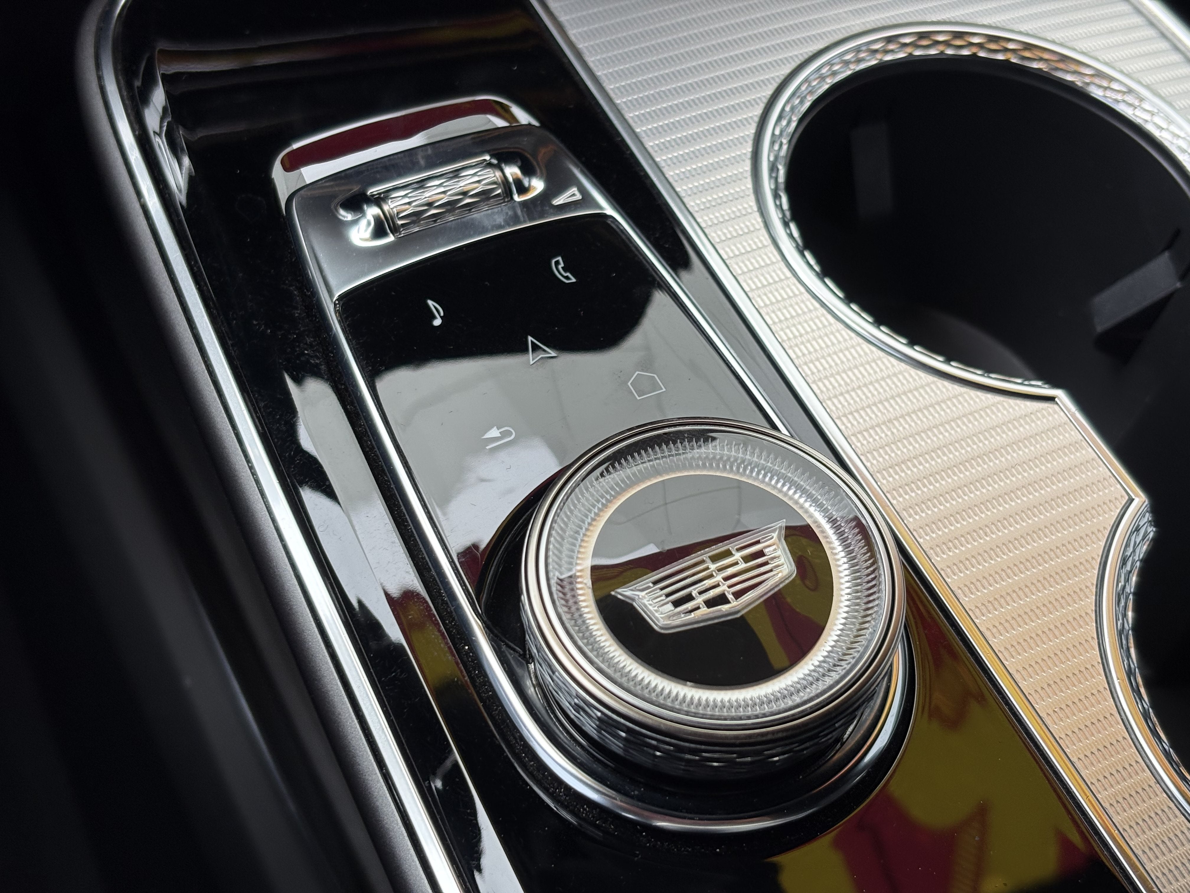 2024 Cadillac LYRIQ Tech