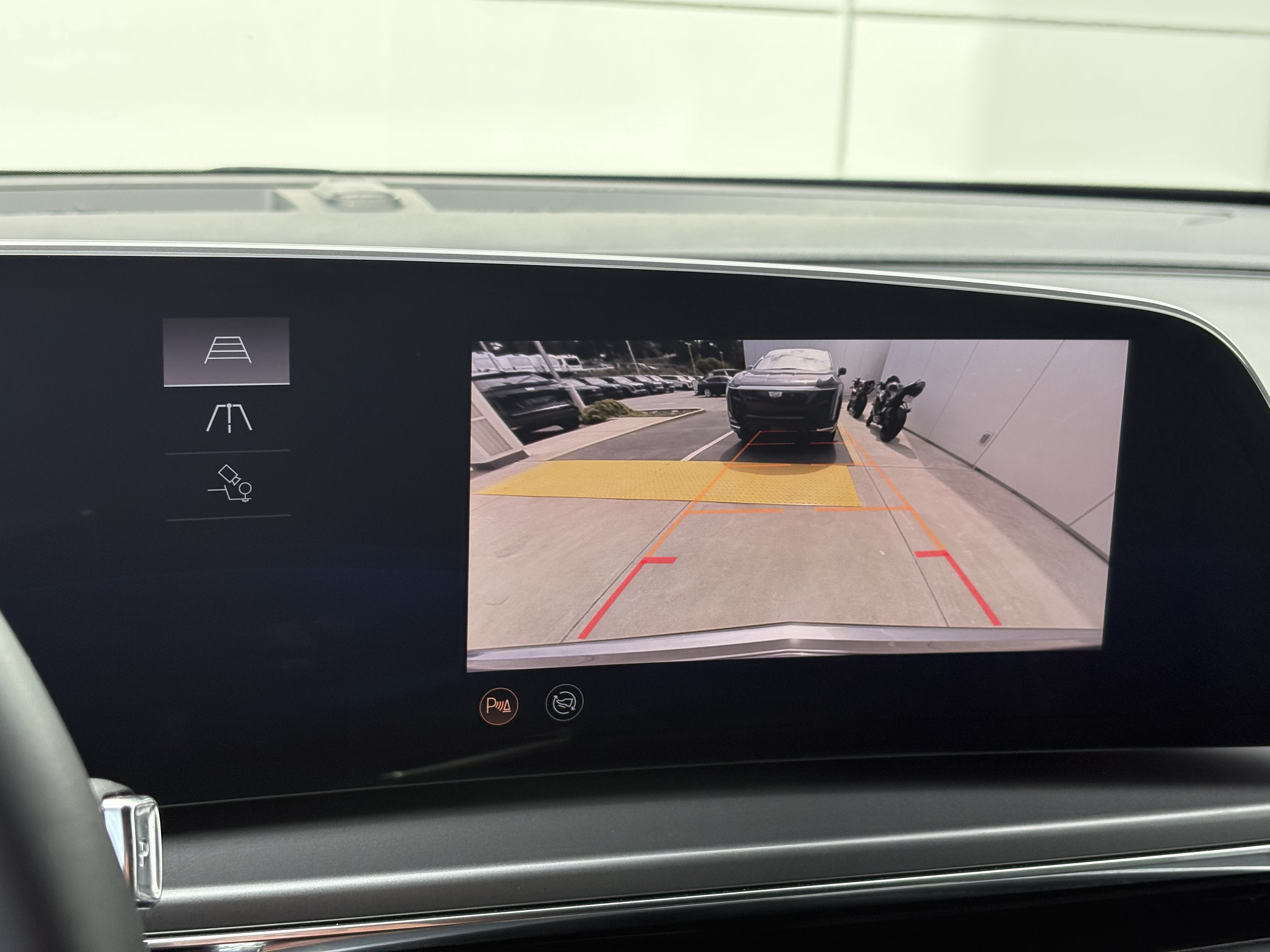 2024 Cadillac LYRIQ Tech