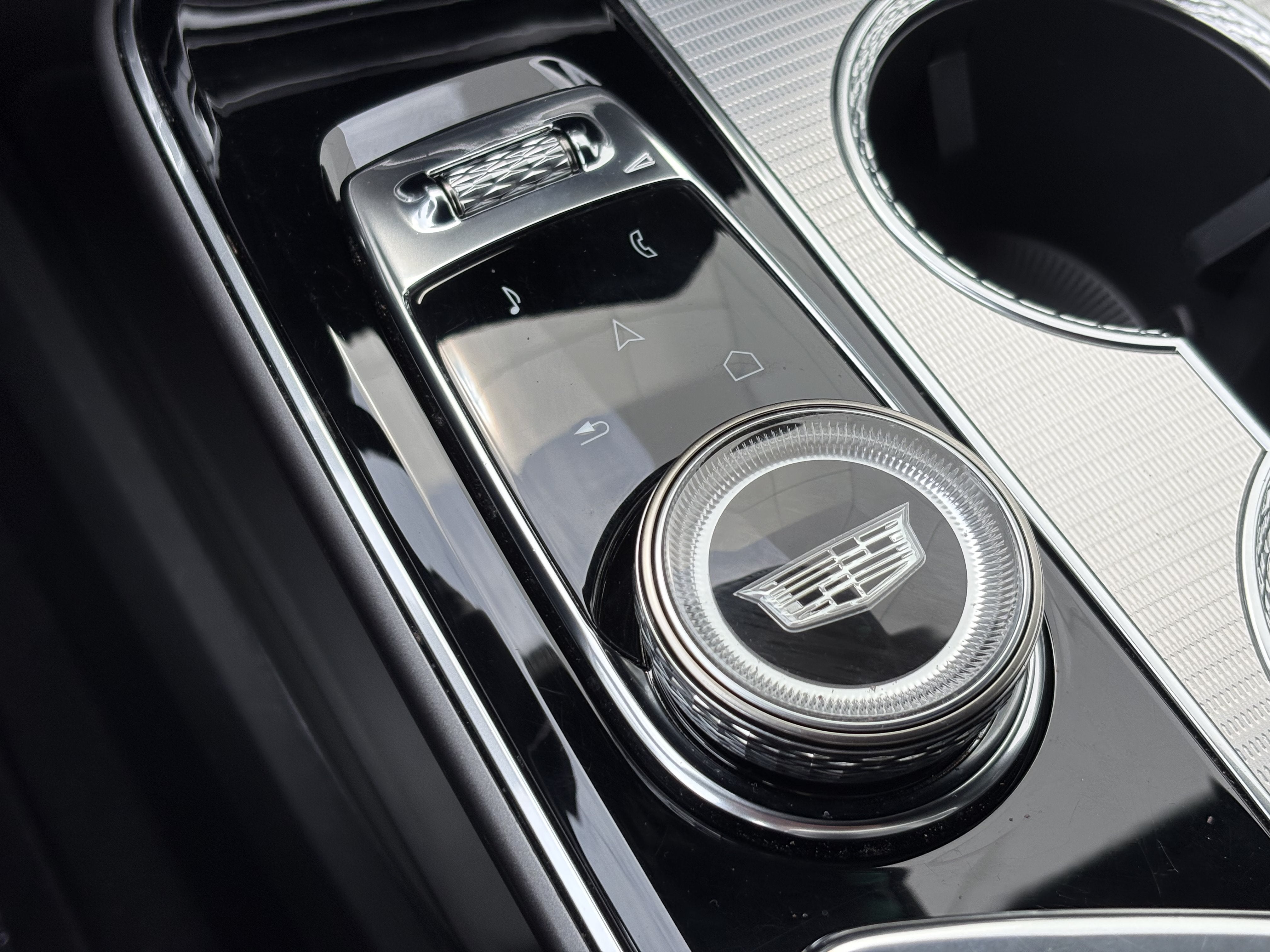 2024 Cadillac LYRIQ Tech