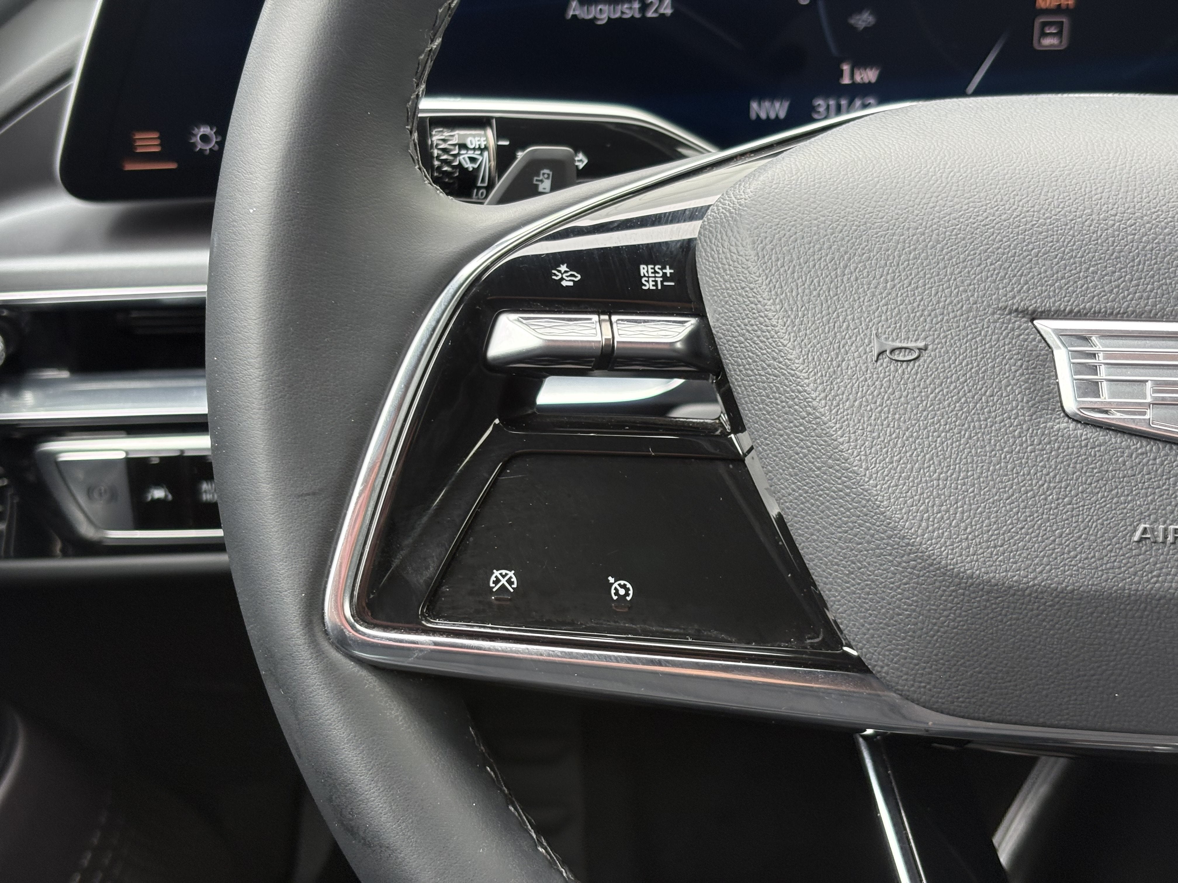 2024 Cadillac LYRIQ Tech