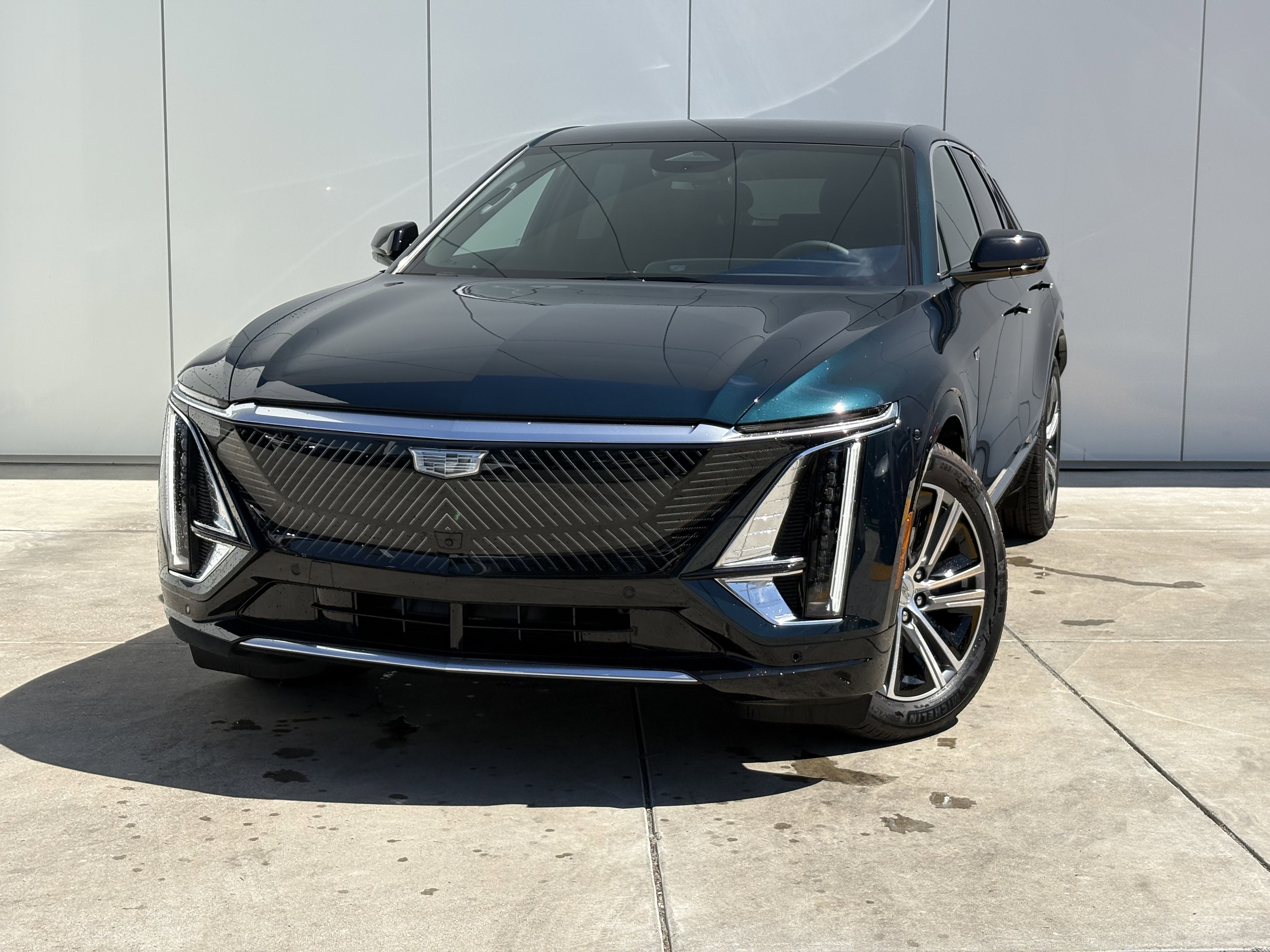 2025 Cadillac LYRIQ Luxury 1