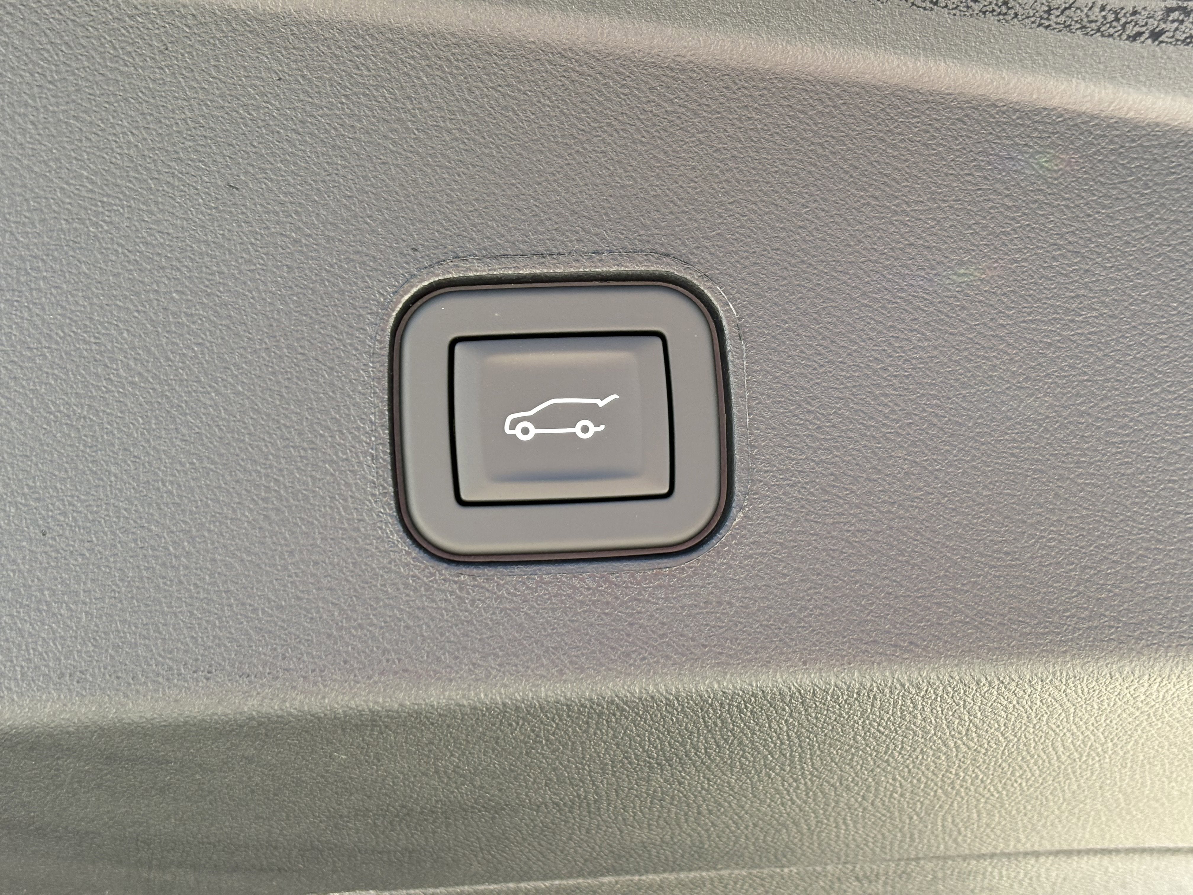 2025 Cadillac LYRIQ Luxury 1