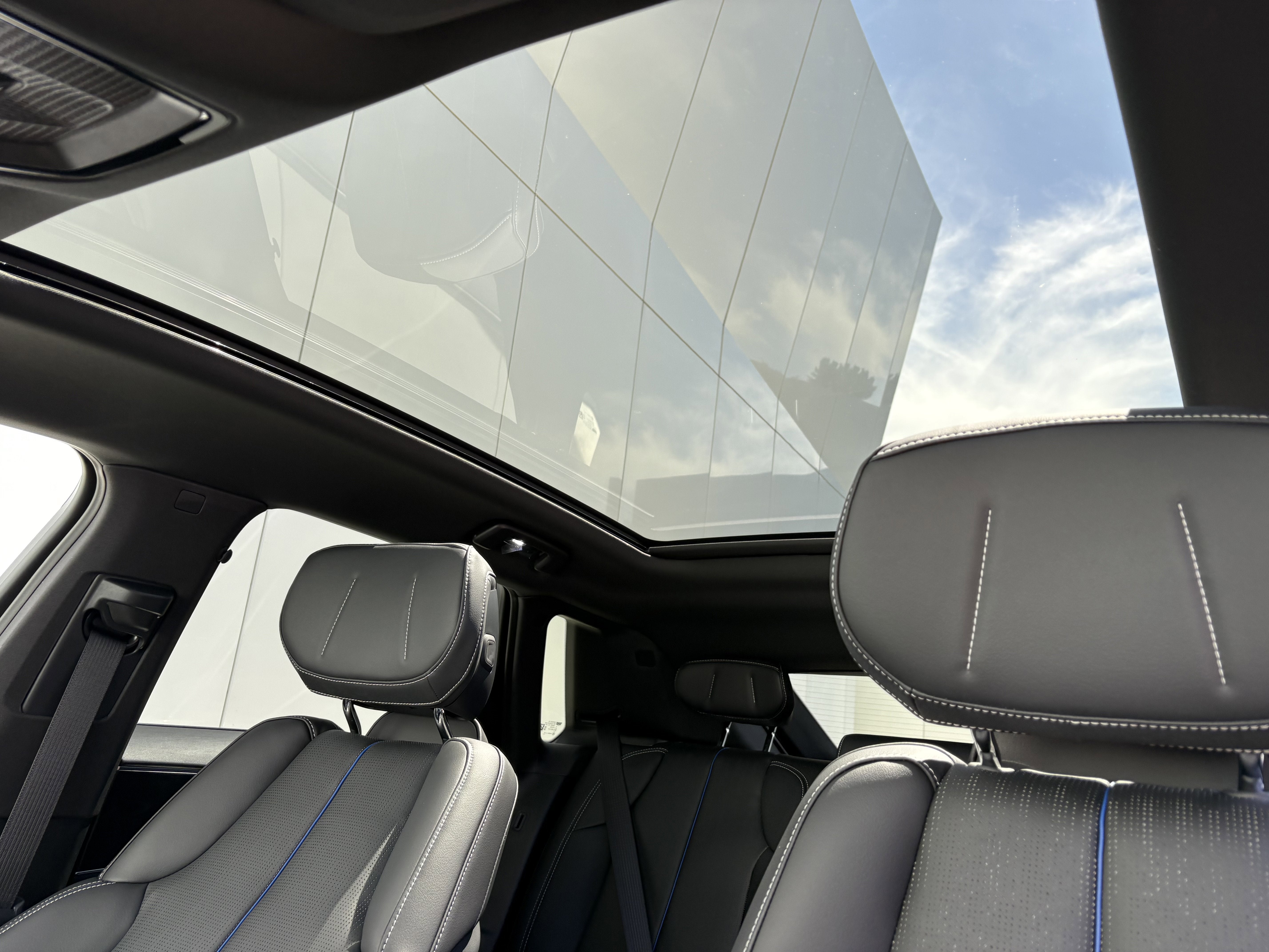 2025 Cadillac LYRIQ Luxury 1