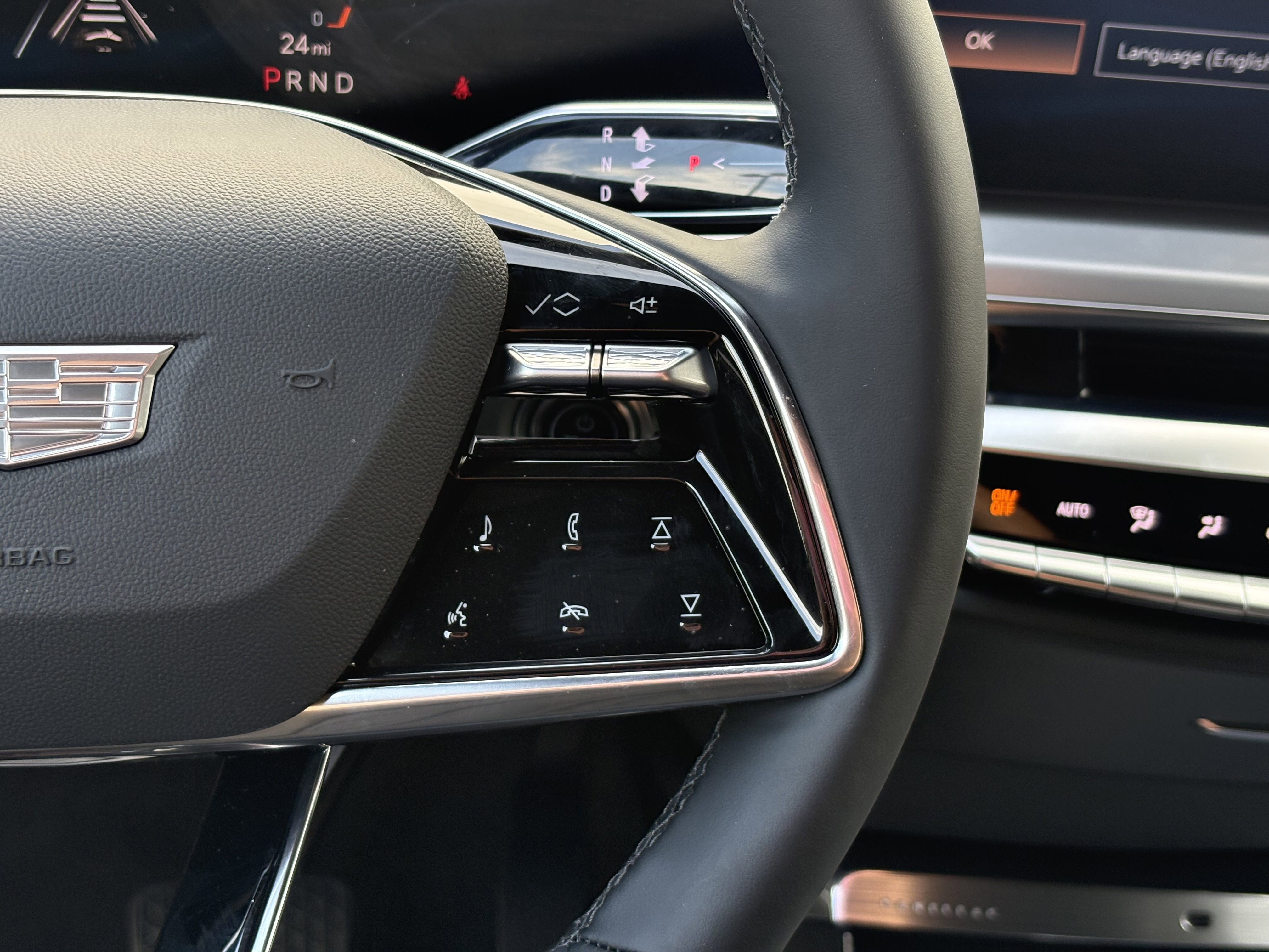 2025 Cadillac LYRIQ Luxury 1