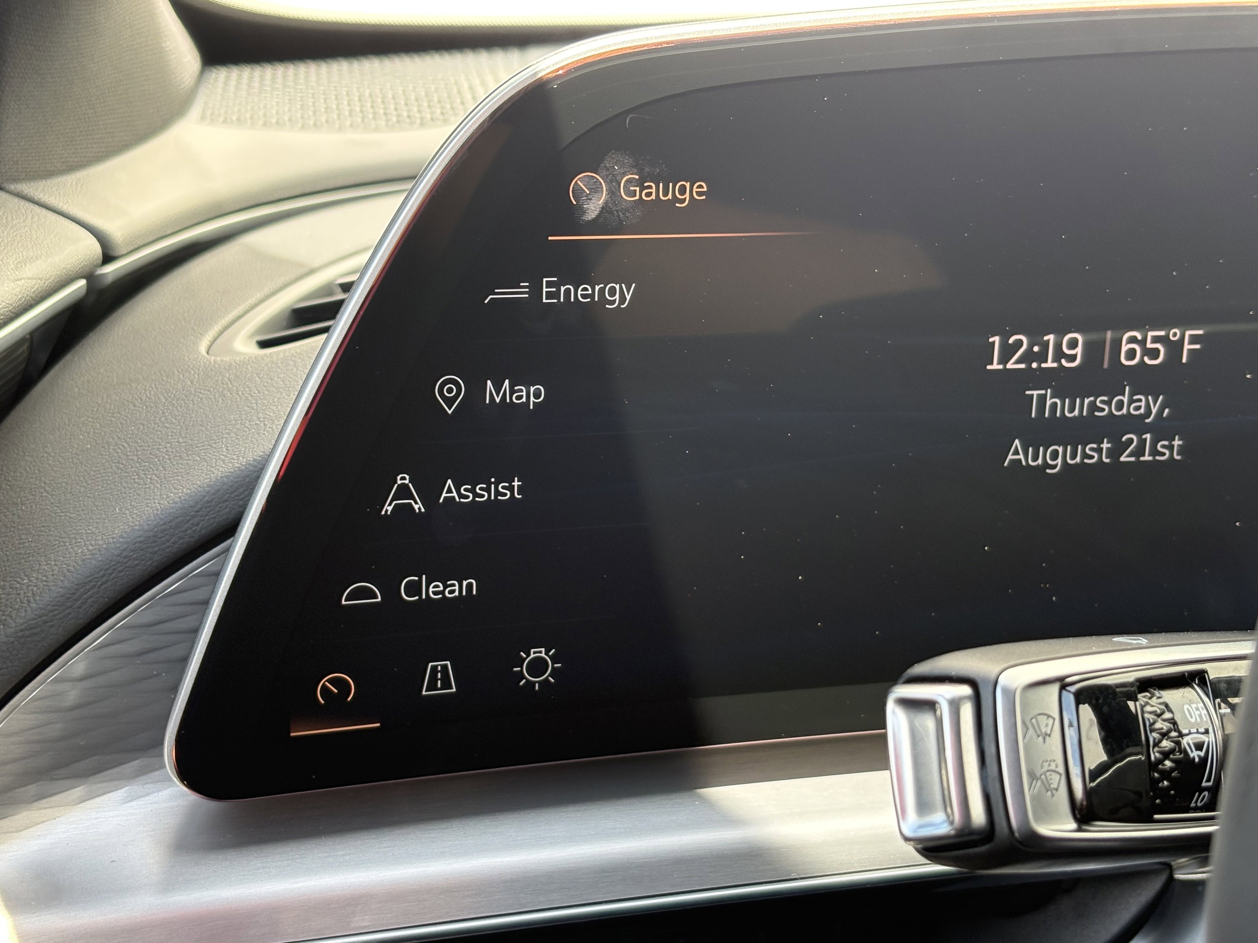 2025 Cadillac LYRIQ Luxury 1