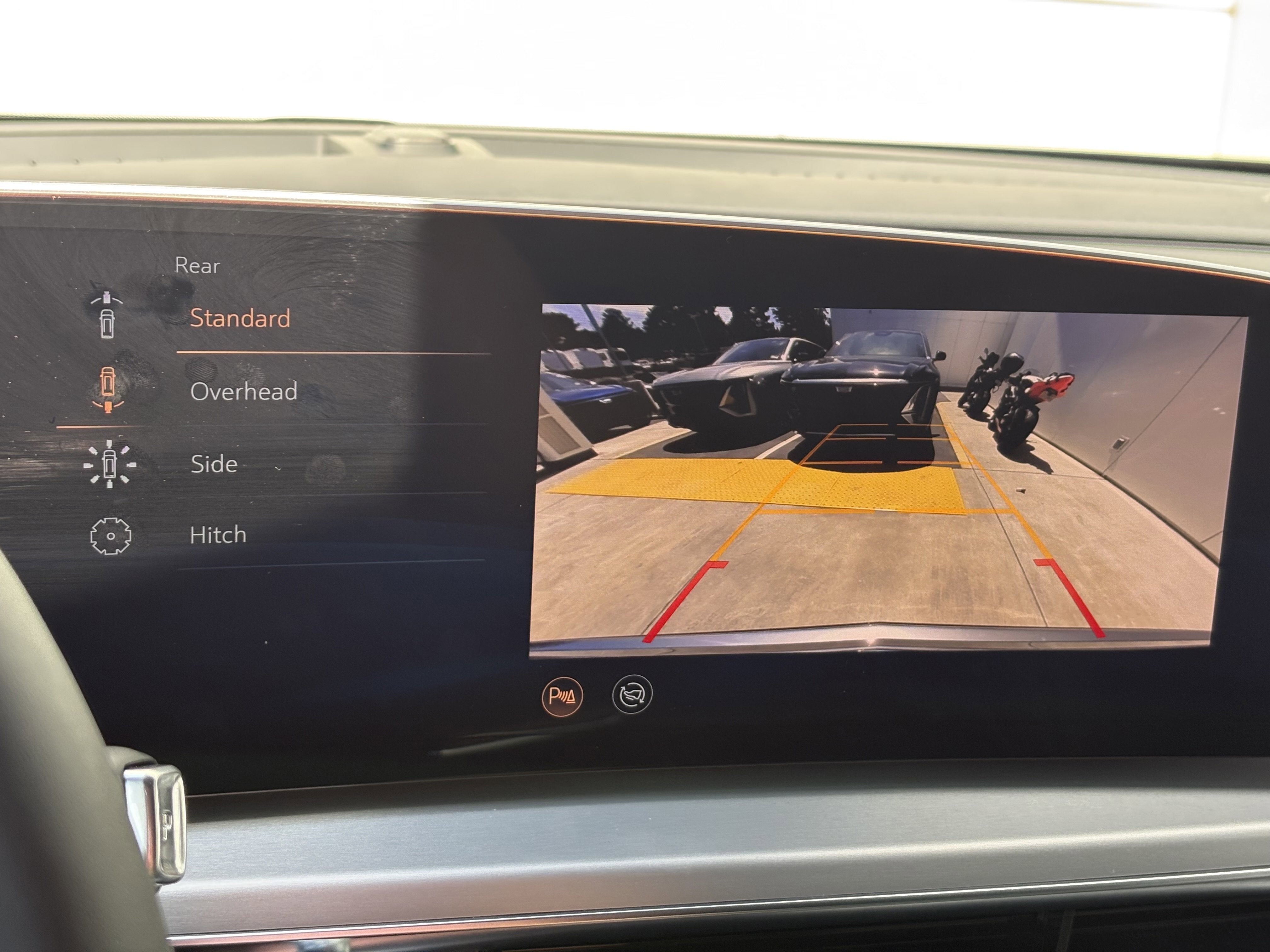 2025 Cadillac LYRIQ Luxury 1