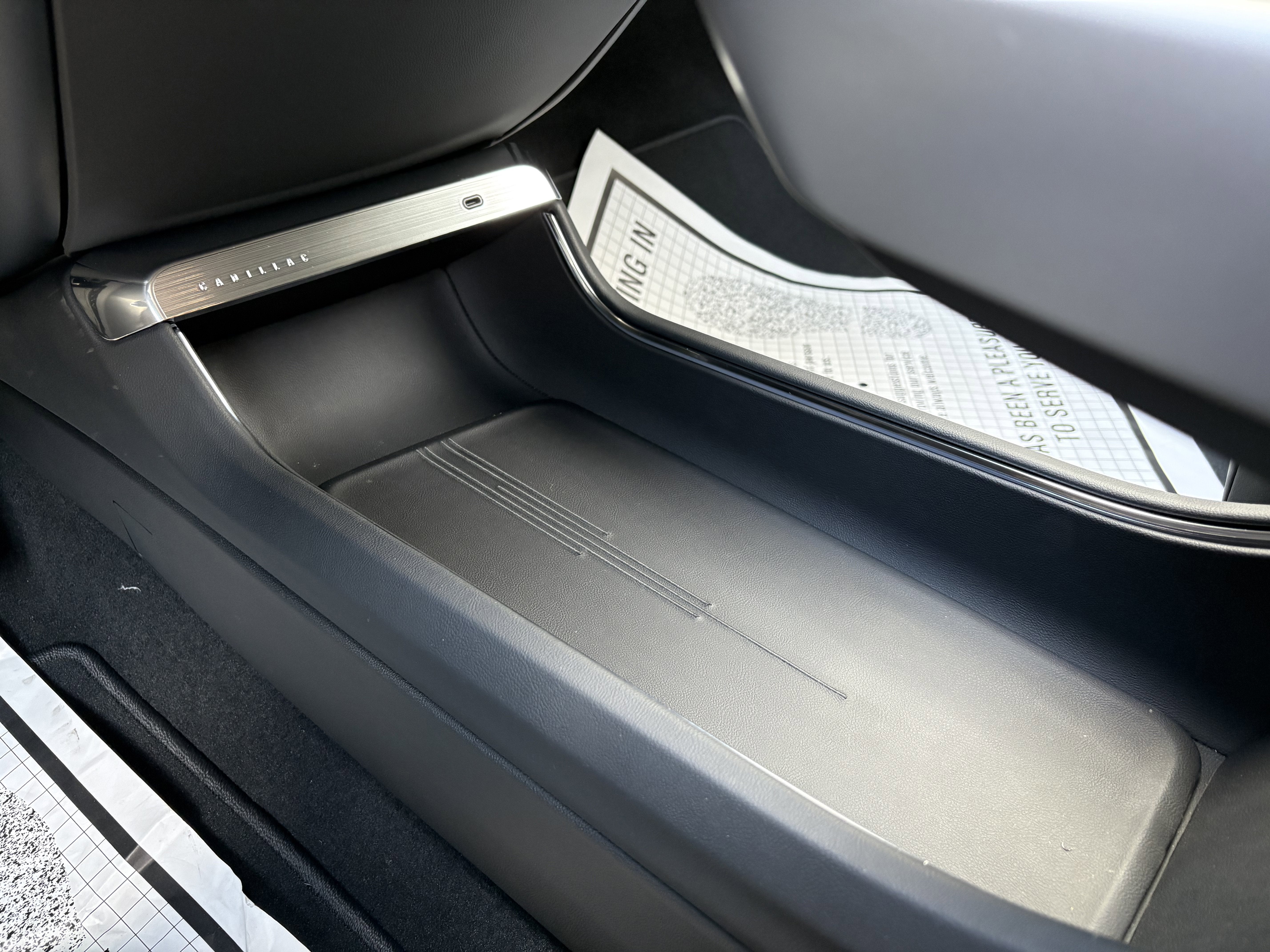 2025 Cadillac LYRIQ Luxury 1