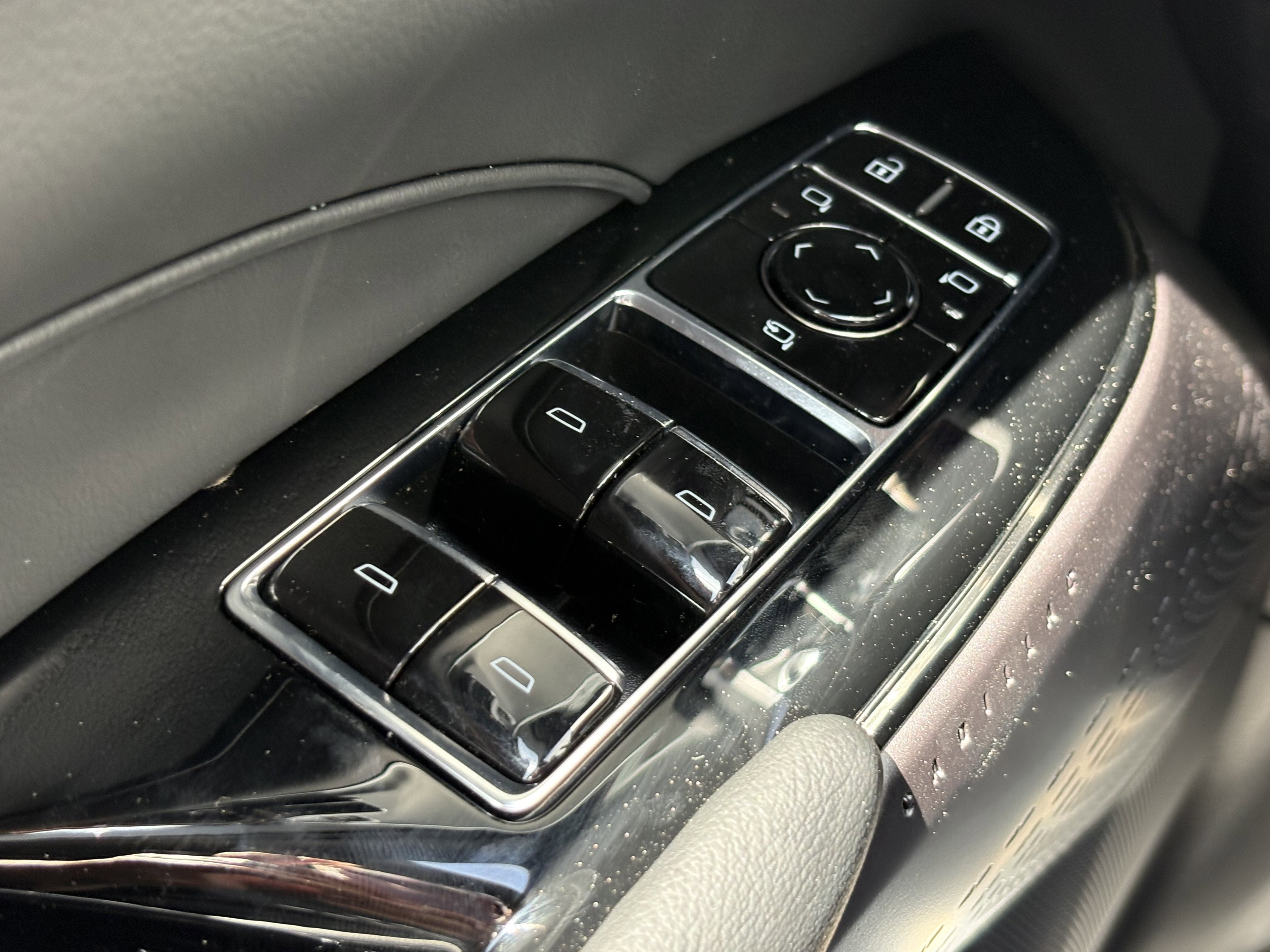 2025 Cadillac LYRIQ Luxury 1