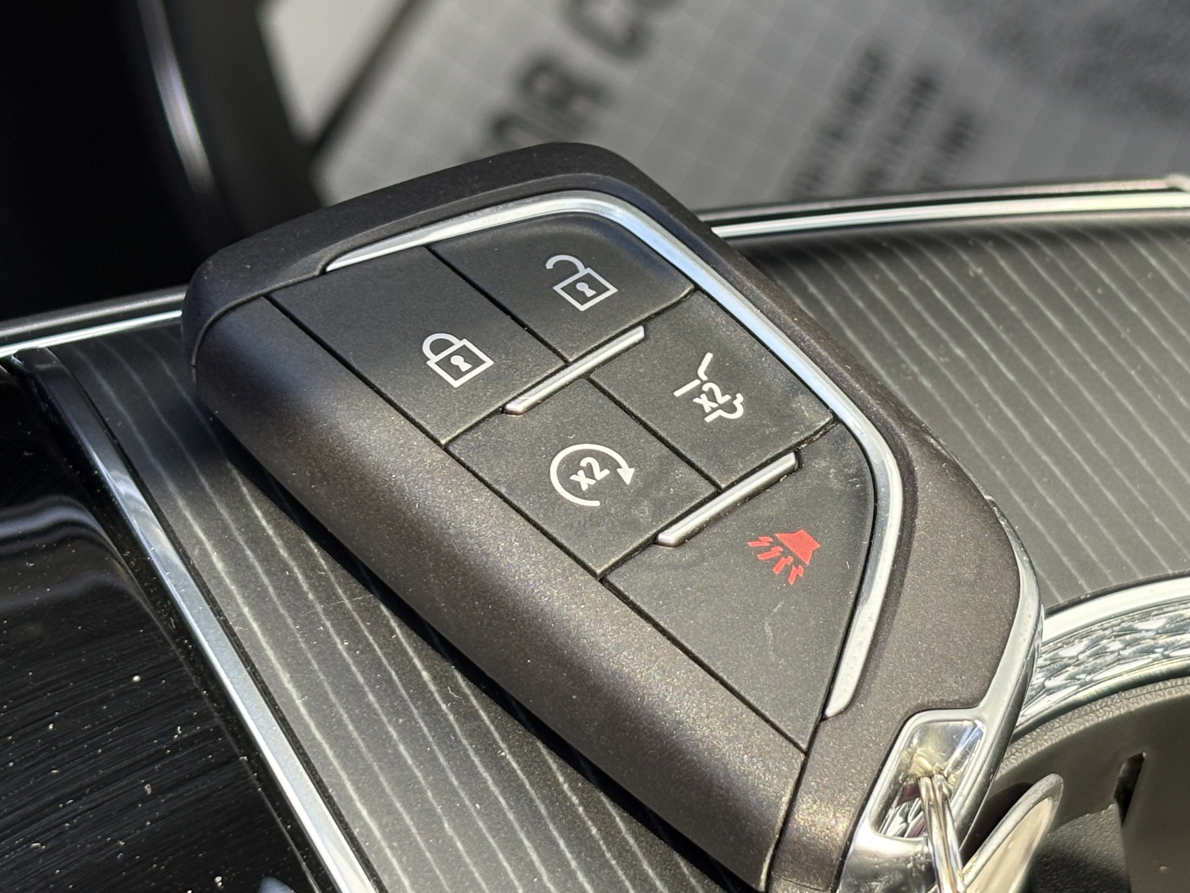 2025 Cadillac LYRIQ Luxury 1