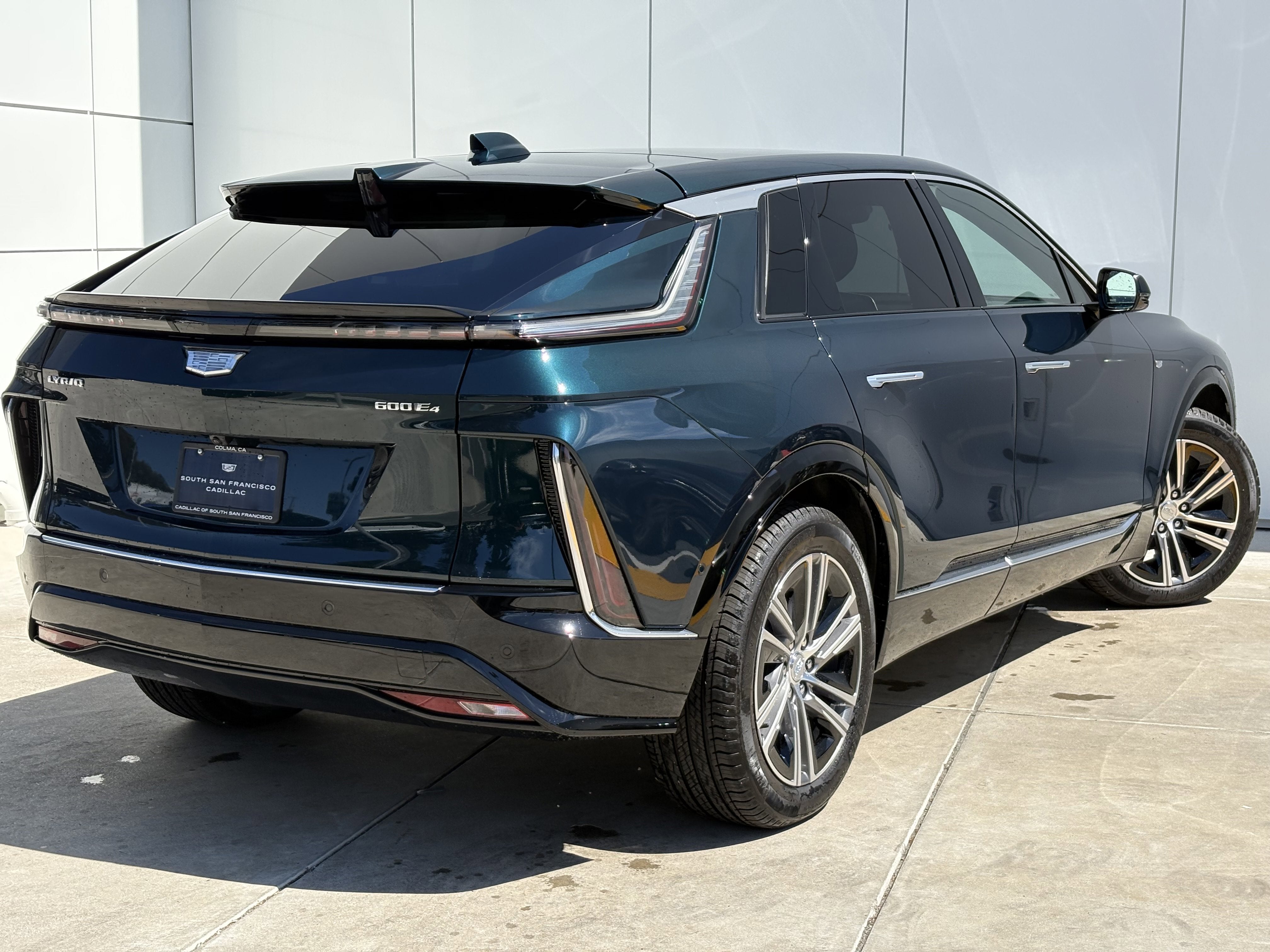 2025 Cadillac LYRIQ Luxury 1