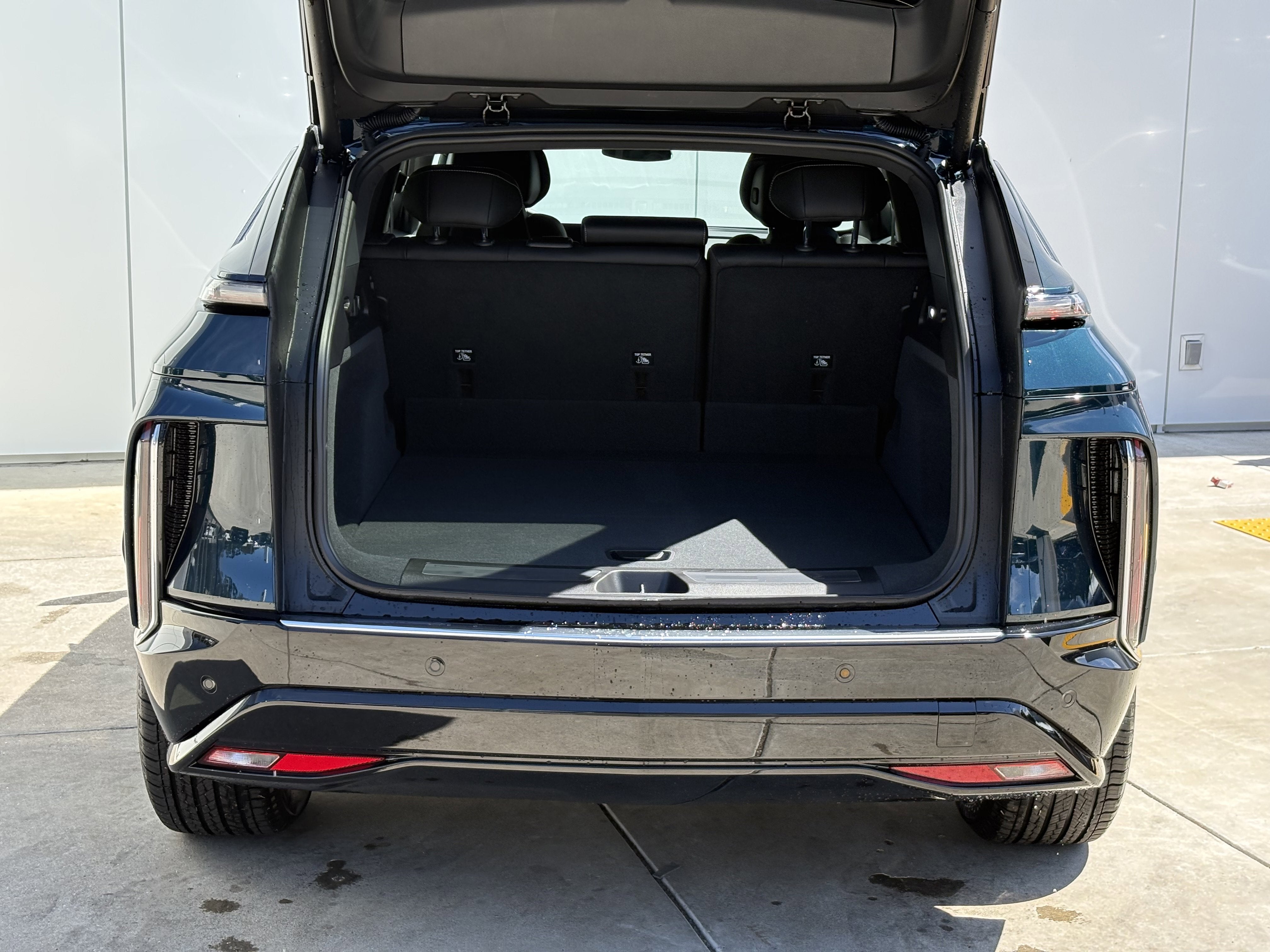 2025 Cadillac LYRIQ Luxury 1