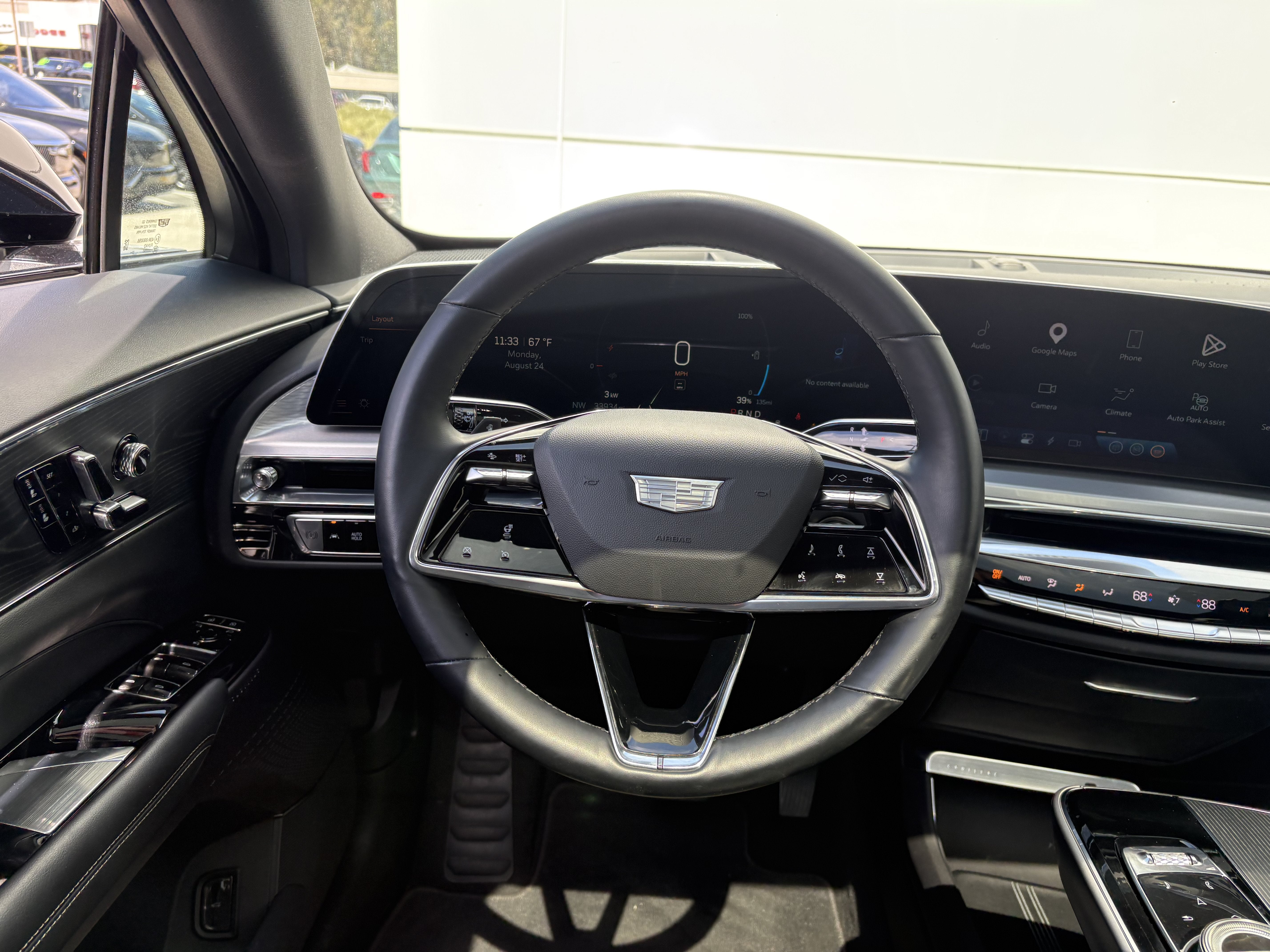 2024 Cadillac LYRIQ Luxury 1