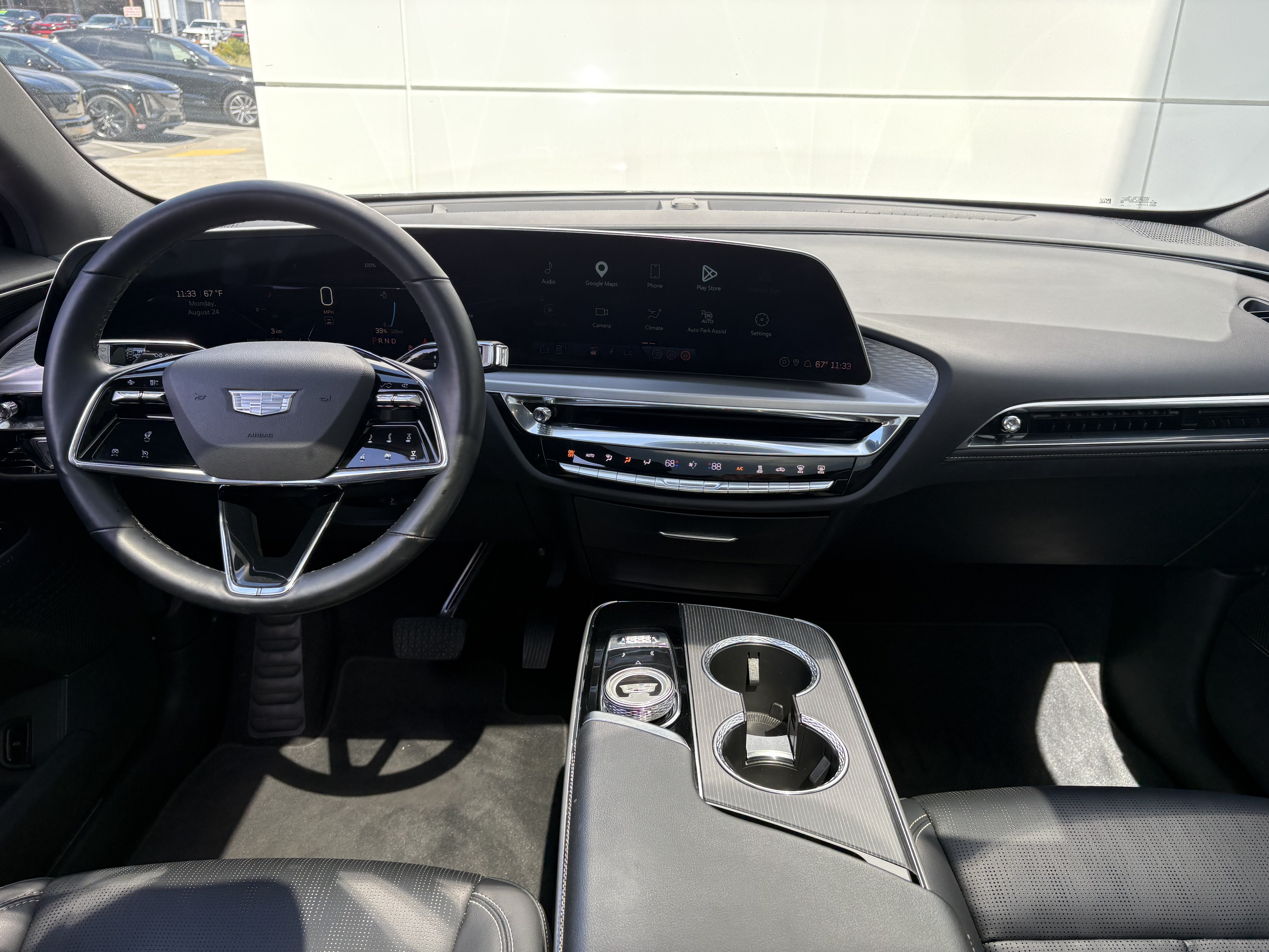 2024 Cadillac LYRIQ Luxury 1