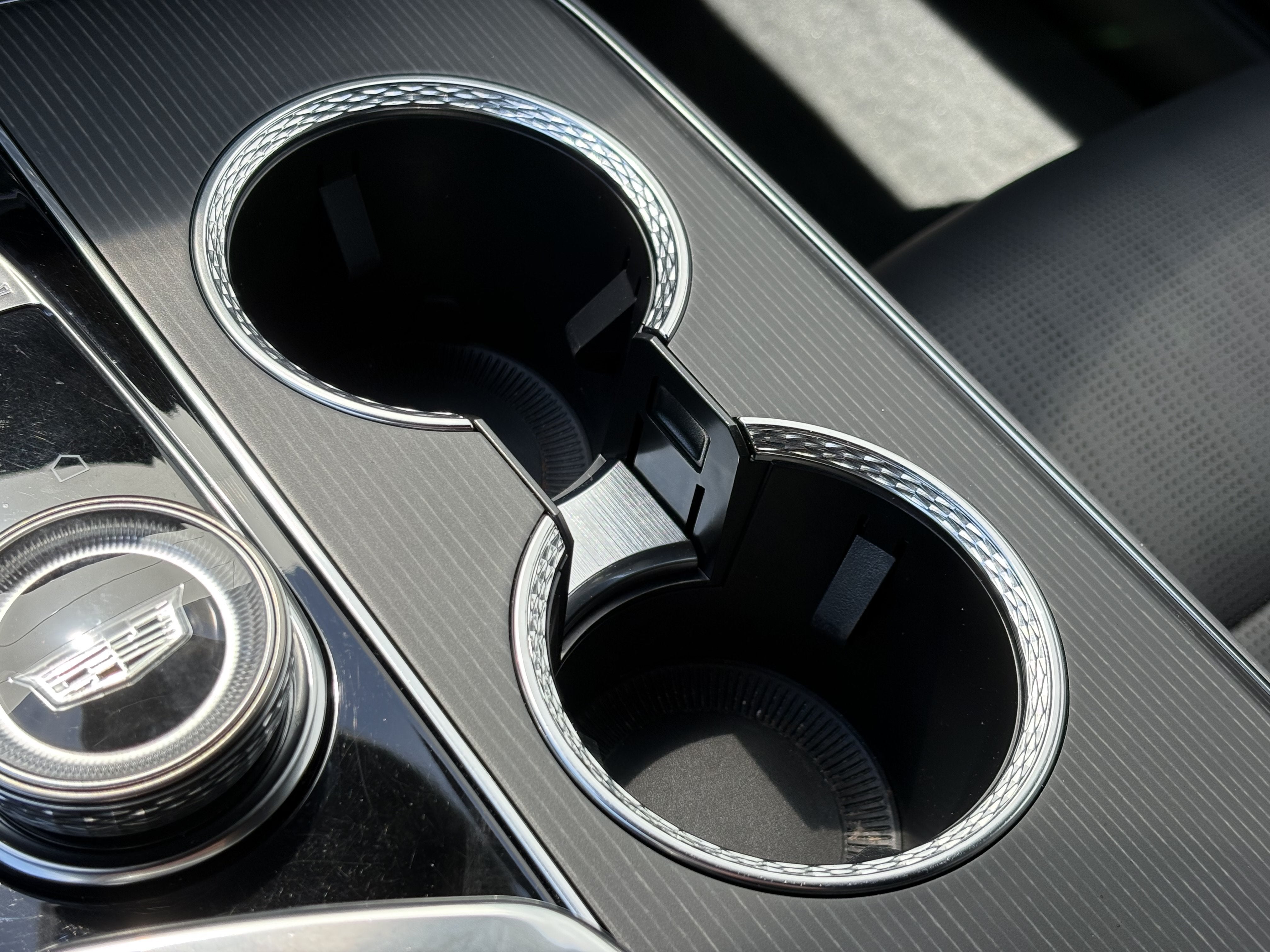 2024 Cadillac LYRIQ Luxury 1