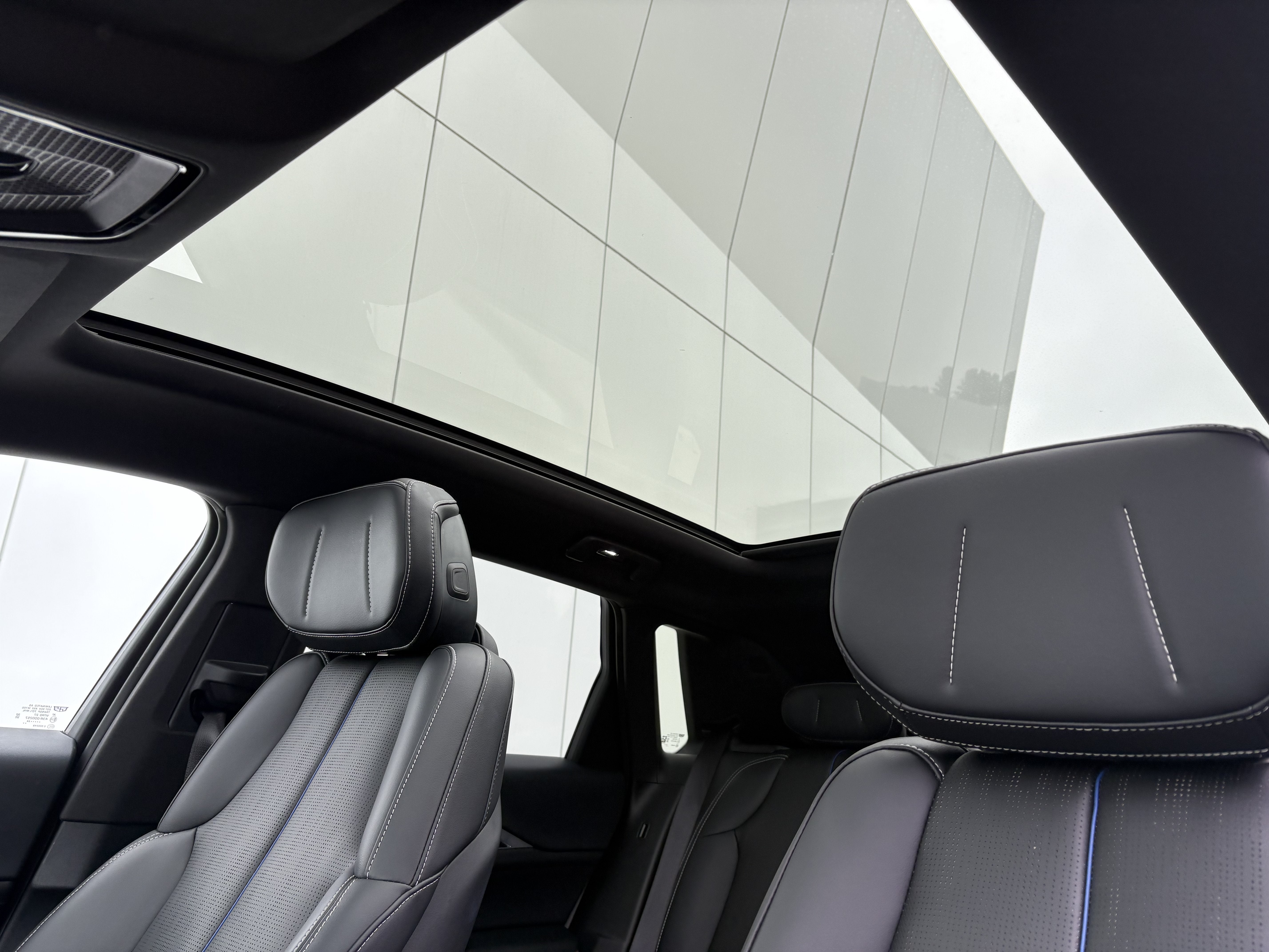 2024 Cadillac LYRIQ Luxury 1