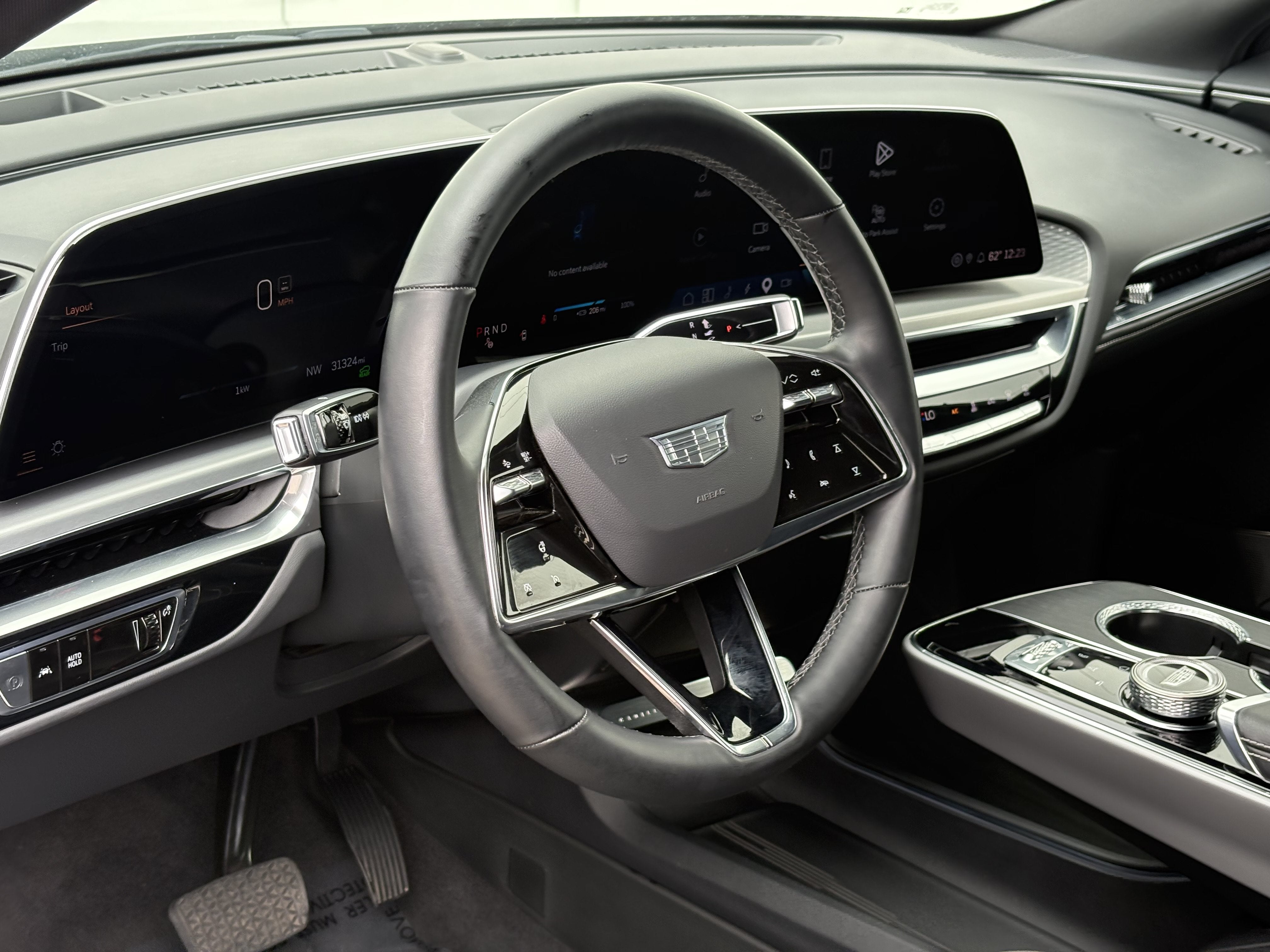 2024 Cadillac LYRIQ Luxury 1