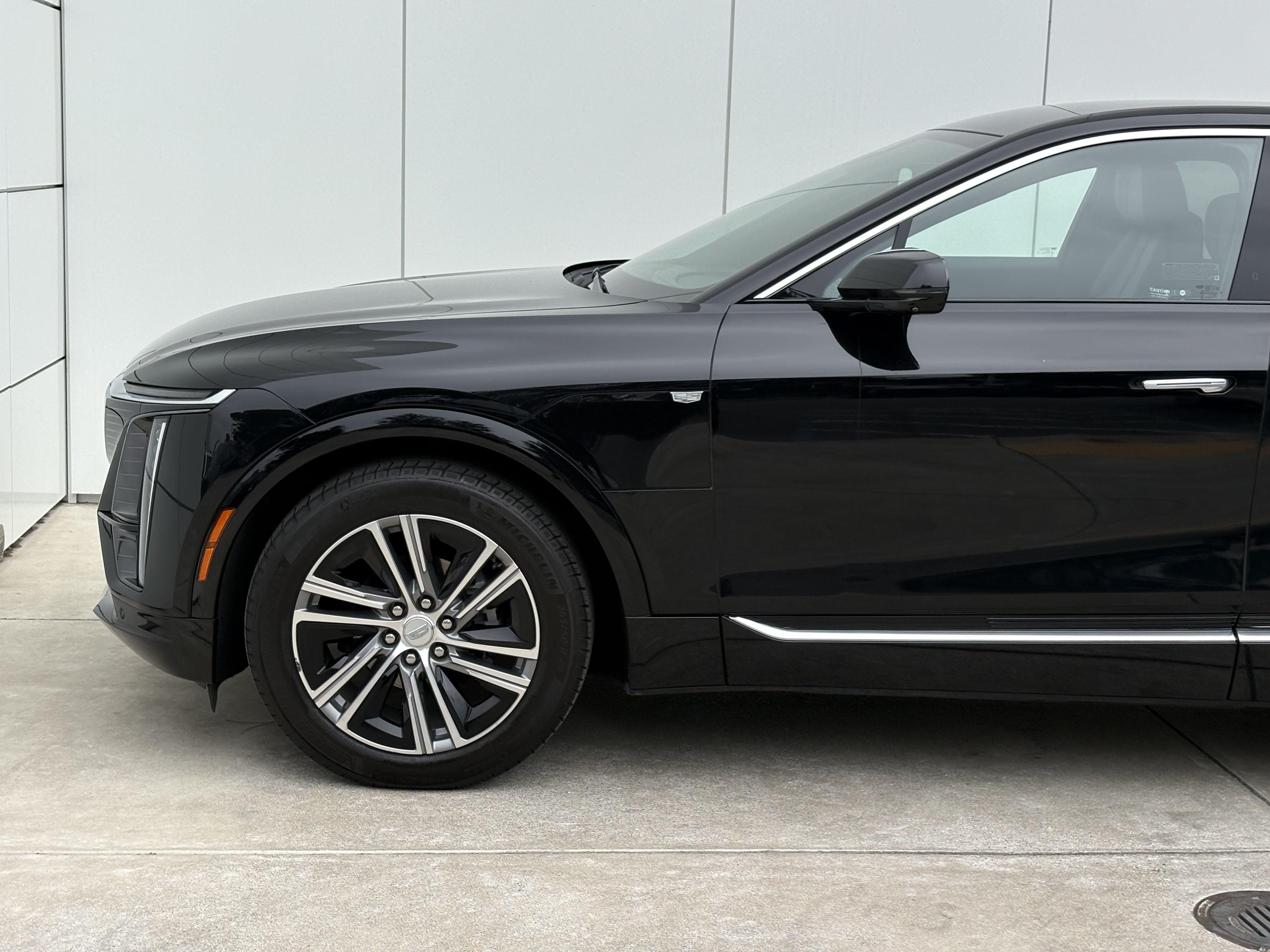 2024 Cadillac LYRIQ Luxury 1