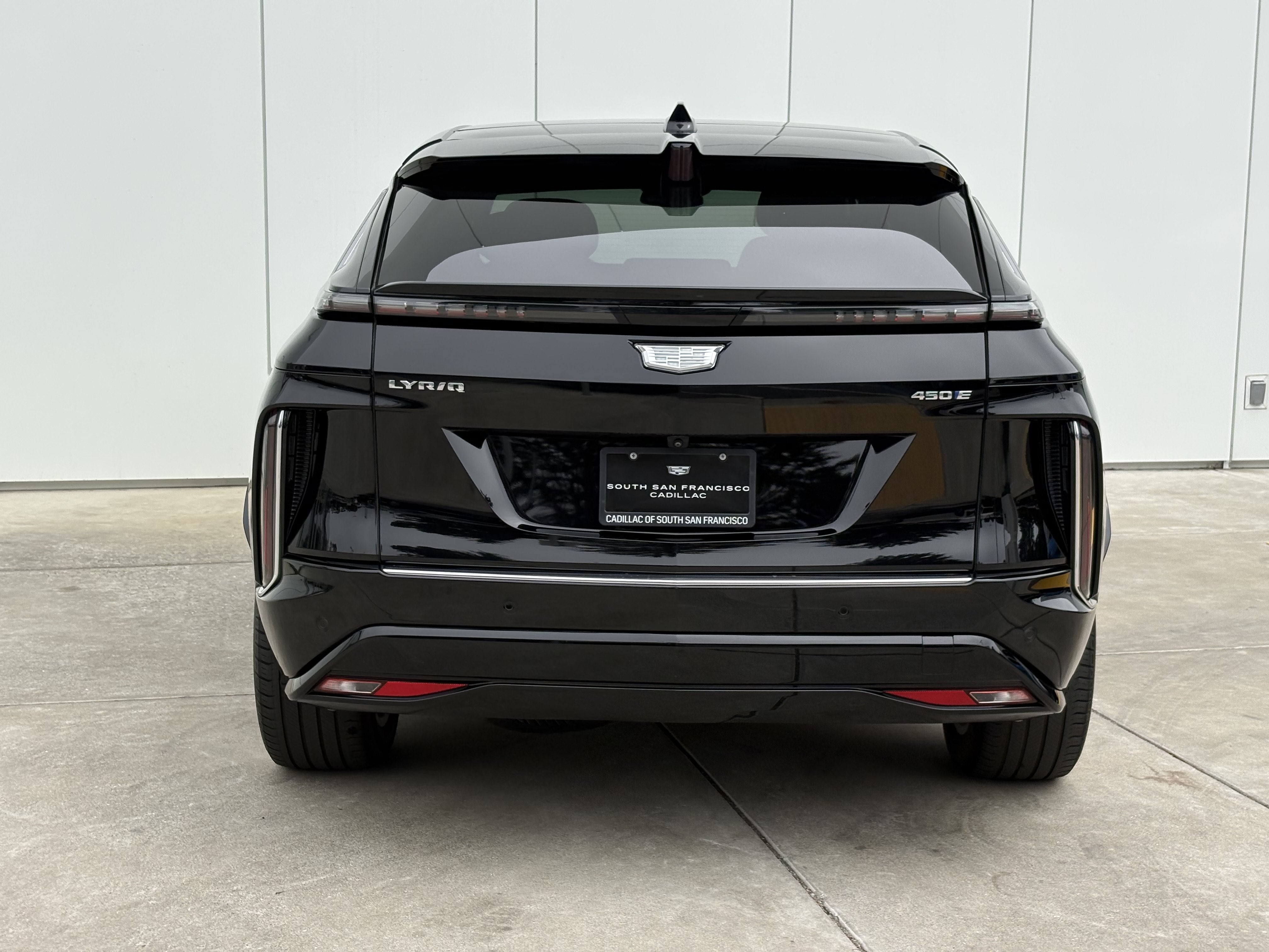 2024 Cadillac LYRIQ Luxury 1