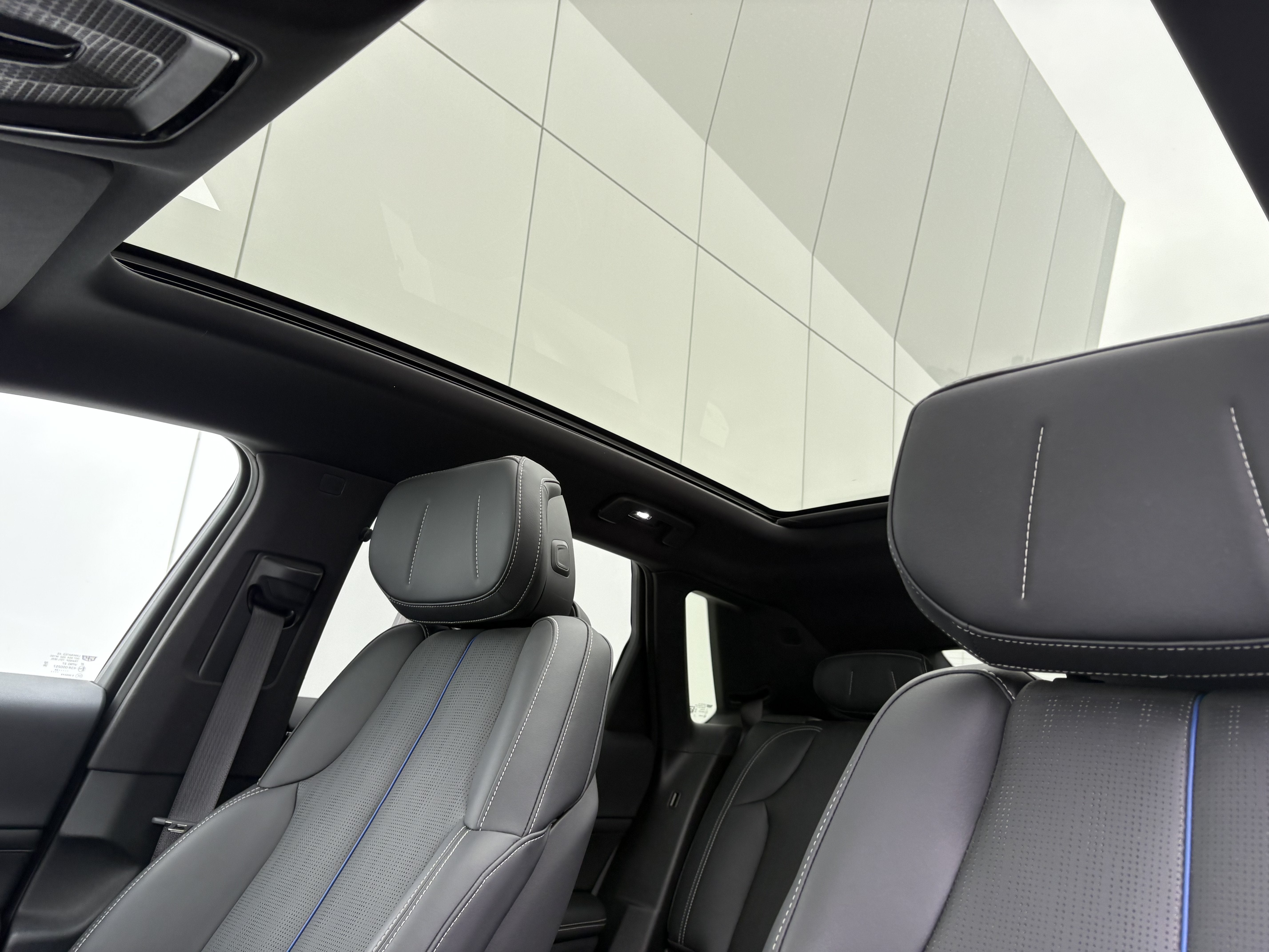2024 Cadillac LYRIQ Luxury 1