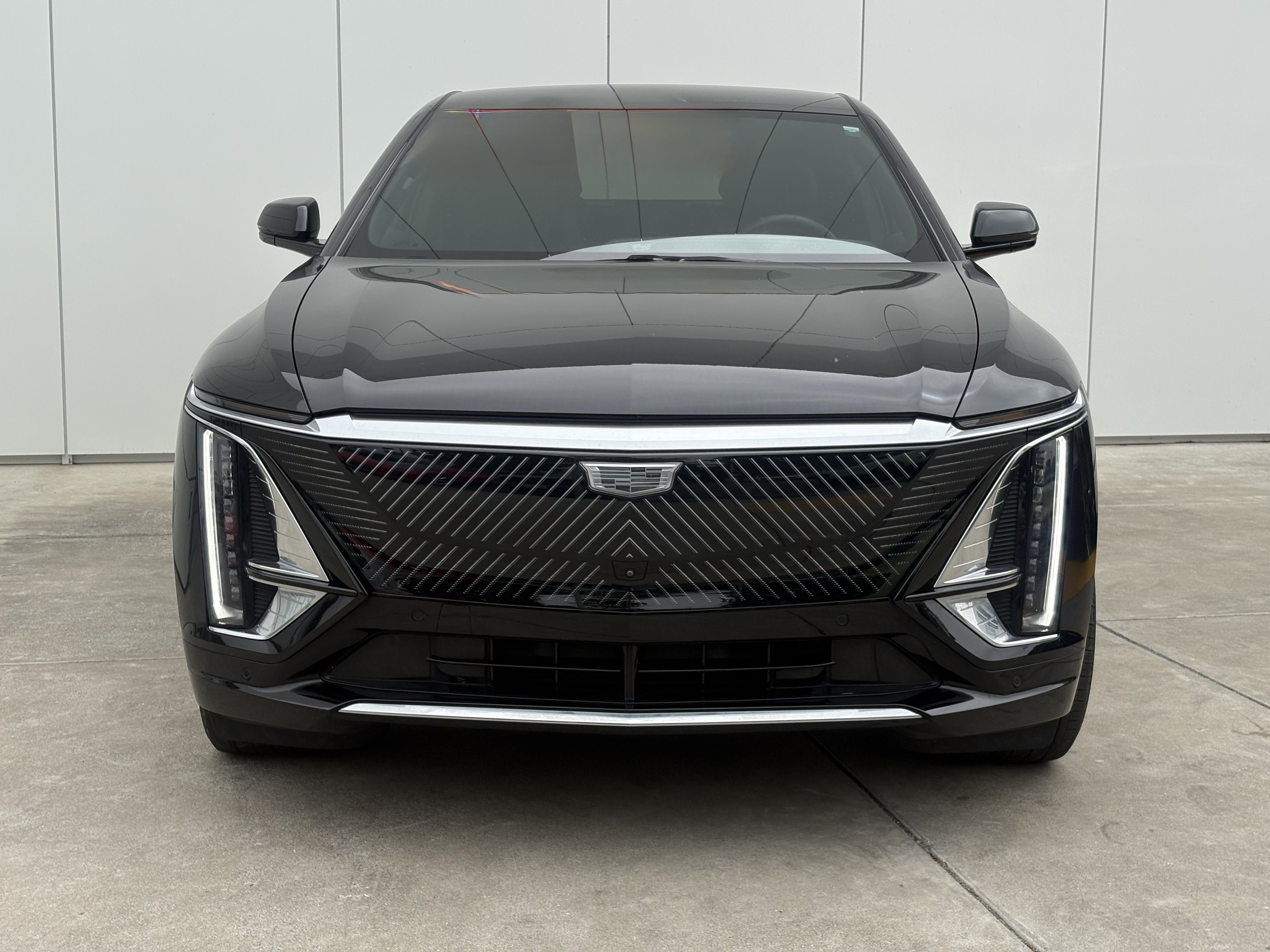2024 Cadillac LYRIQ Luxury 1