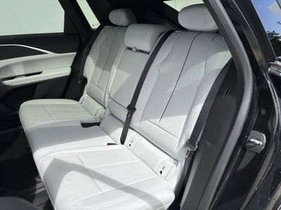 2024 Cadillac LYRIQ Luxury 1