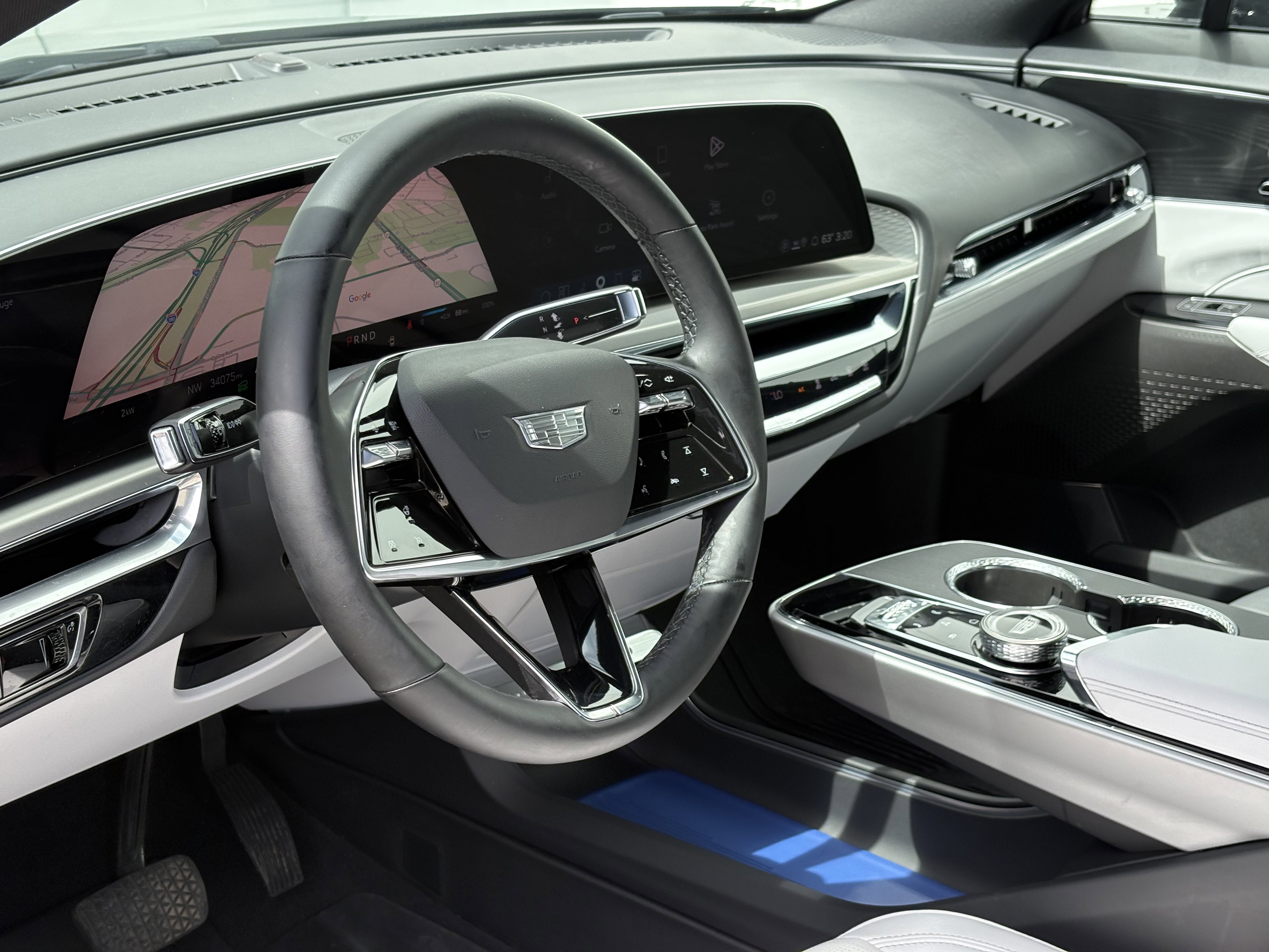 2024 Cadillac LYRIQ Luxury 1
