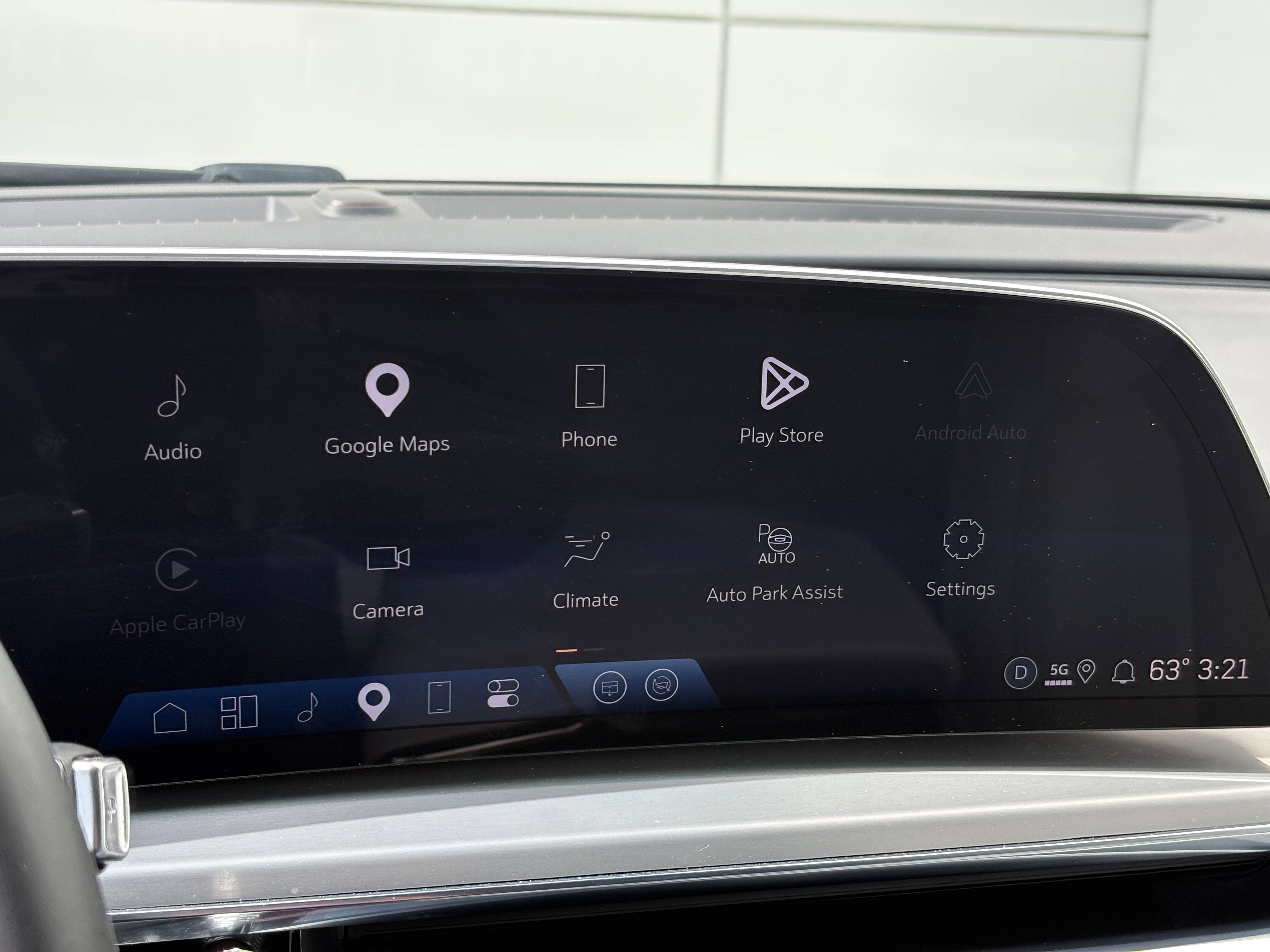 2024 Cadillac LYRIQ Luxury 1