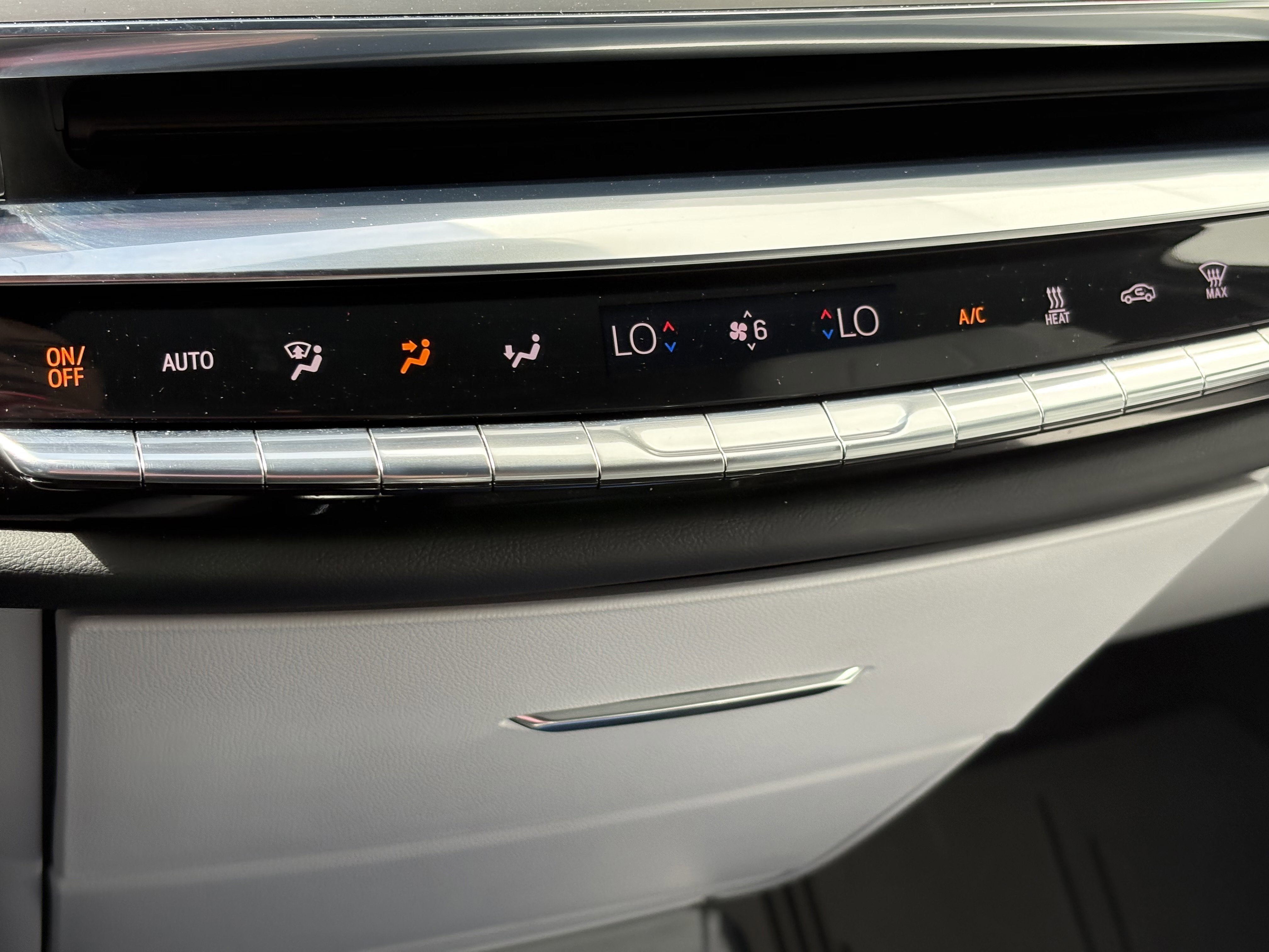 2024 Cadillac LYRIQ Luxury 1