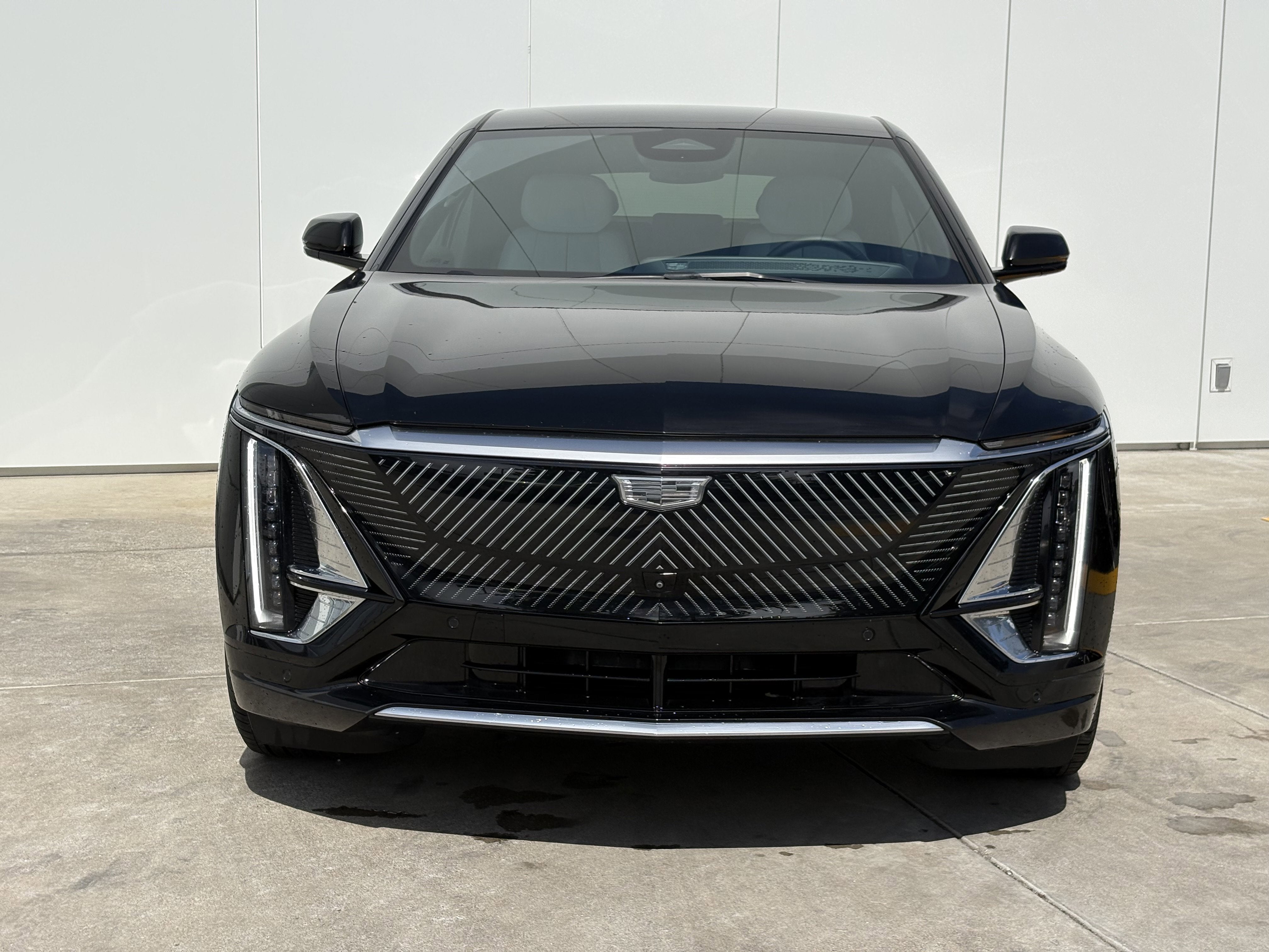 2024 Cadillac LYRIQ Luxury 1