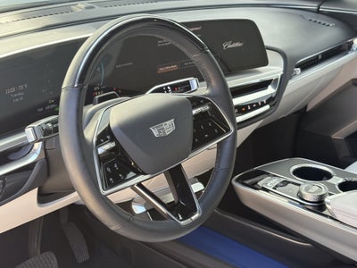 2024 Cadillac LYRIQ Luxury 2