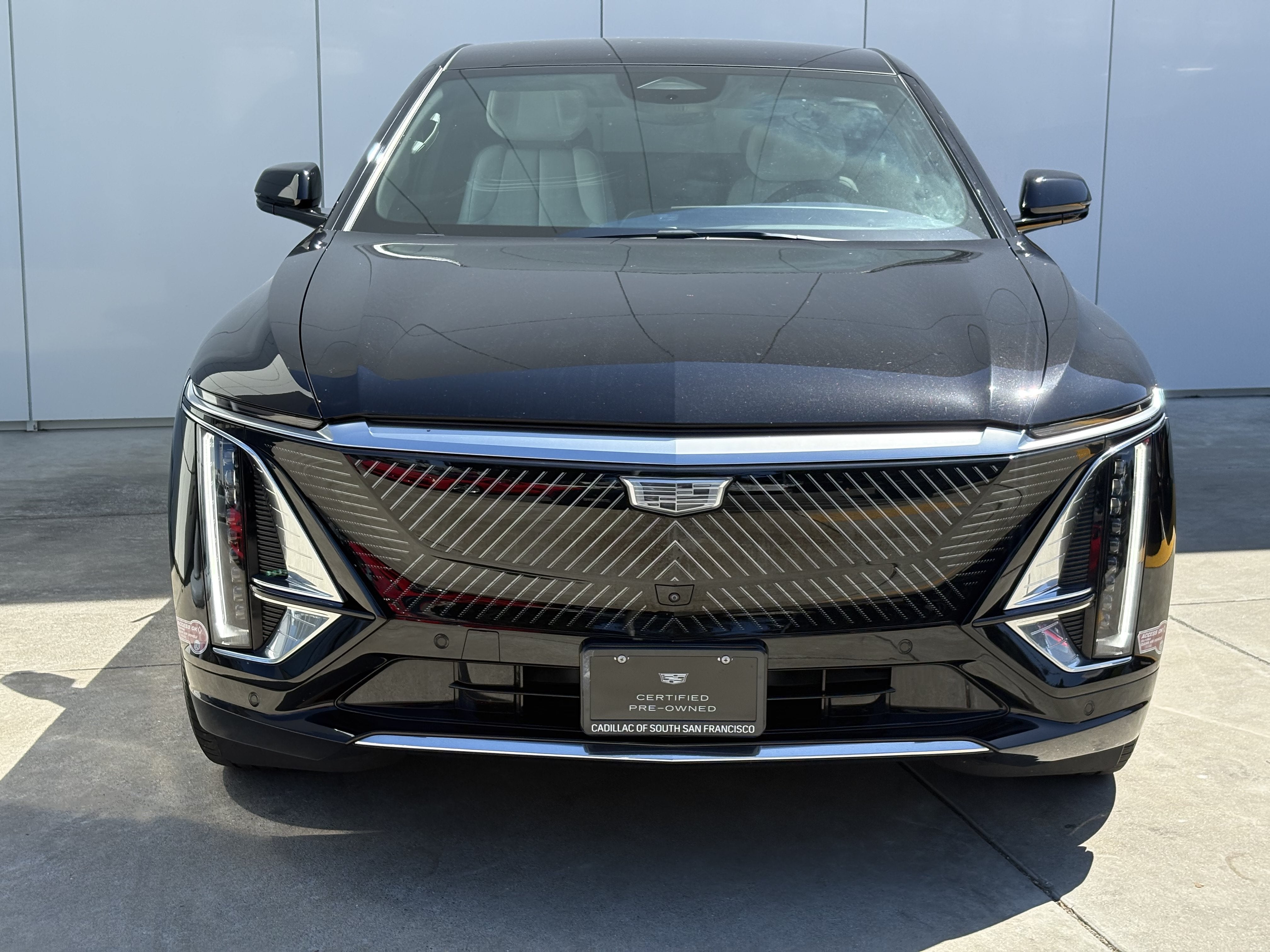 2024 Cadillac LYRIQ Luxury 2