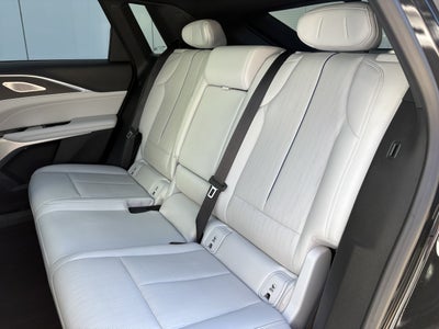 2024 Cadillac LYRIQ Luxury 2