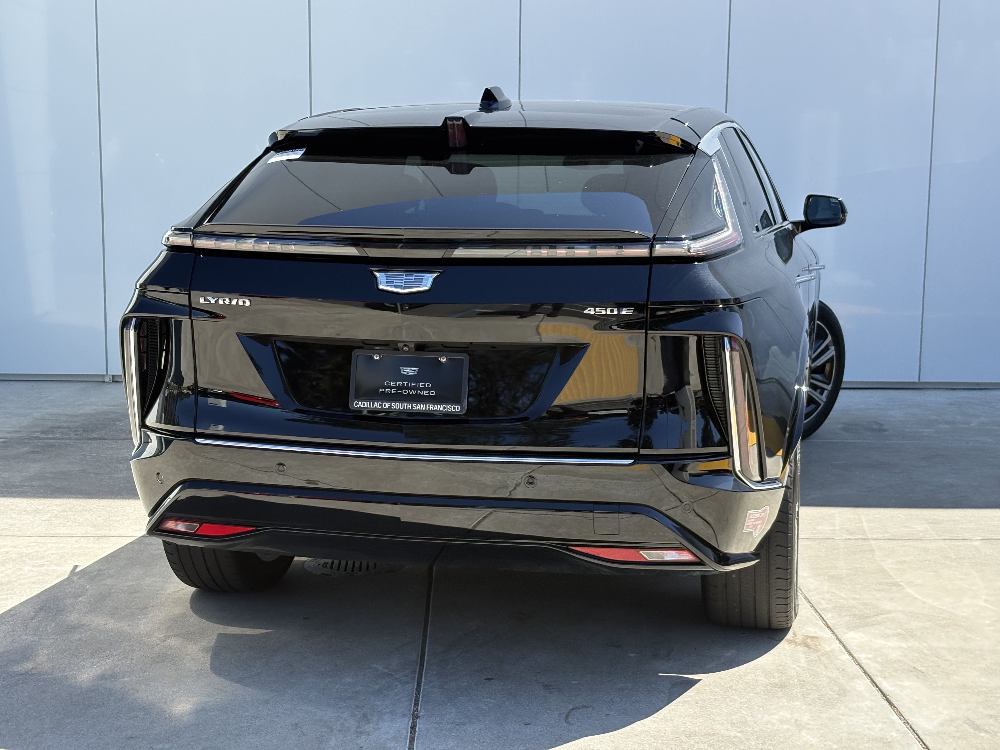2024 Cadillac LYRIQ Luxury 2
