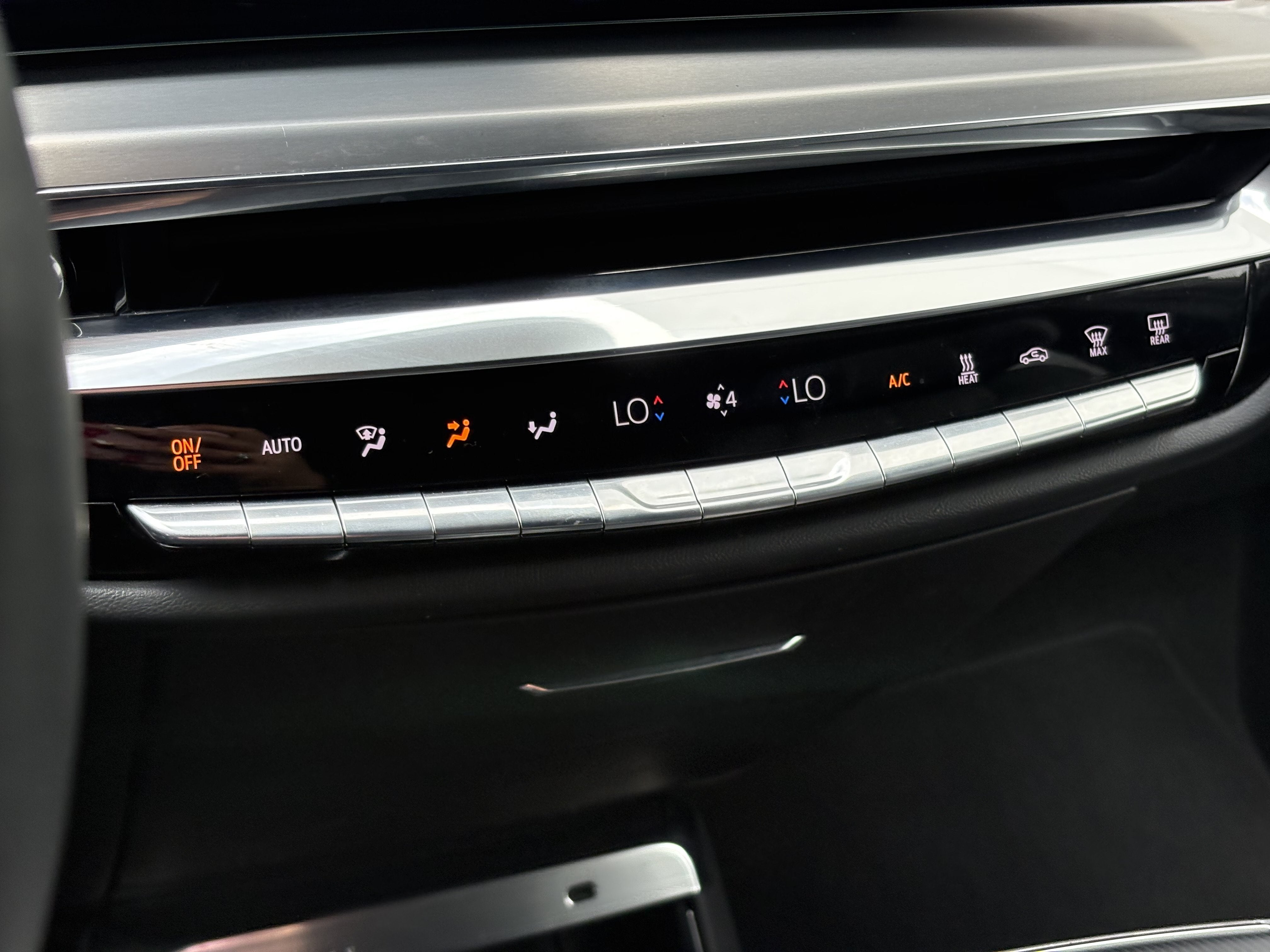2024 Cadillac LYRIQ Luxury 2