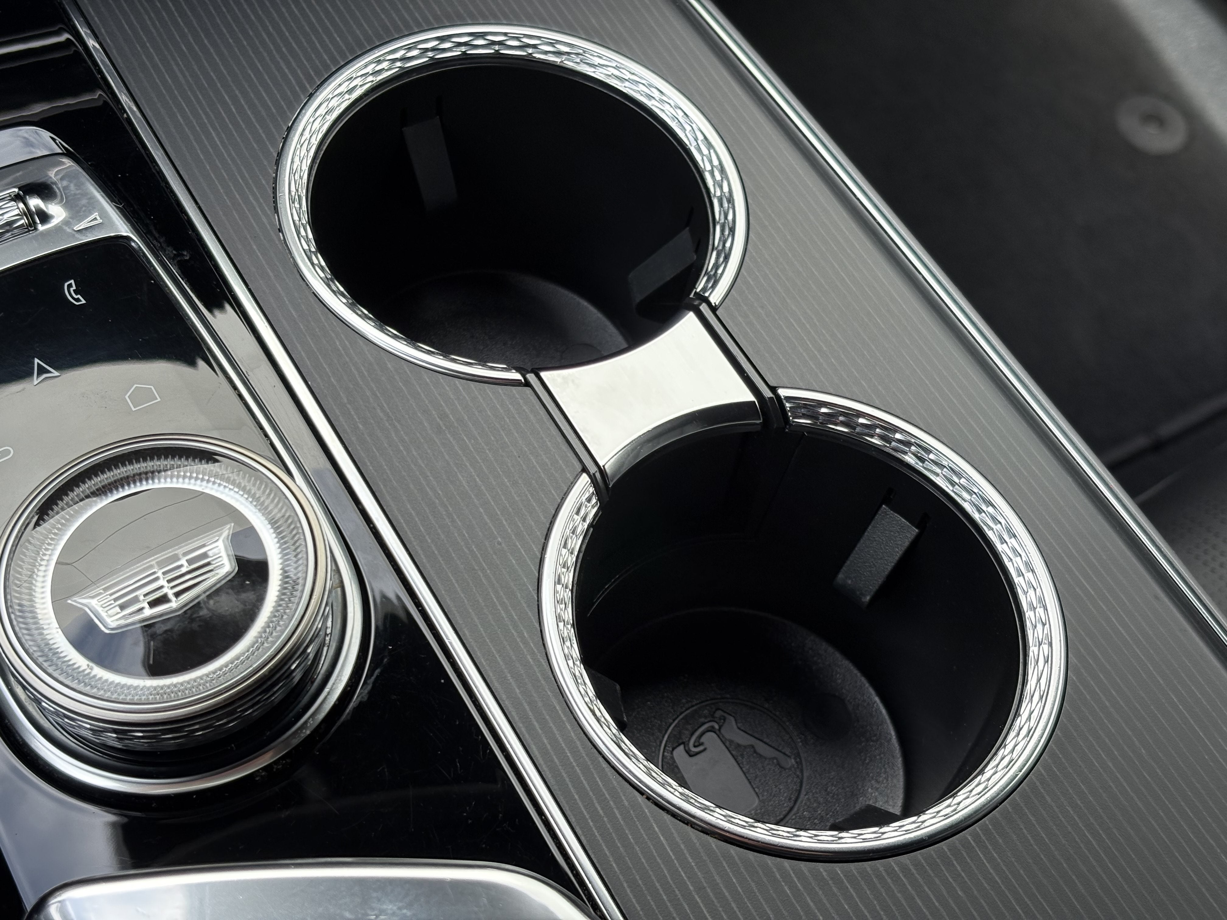 2024 Cadillac LYRIQ Luxury 2