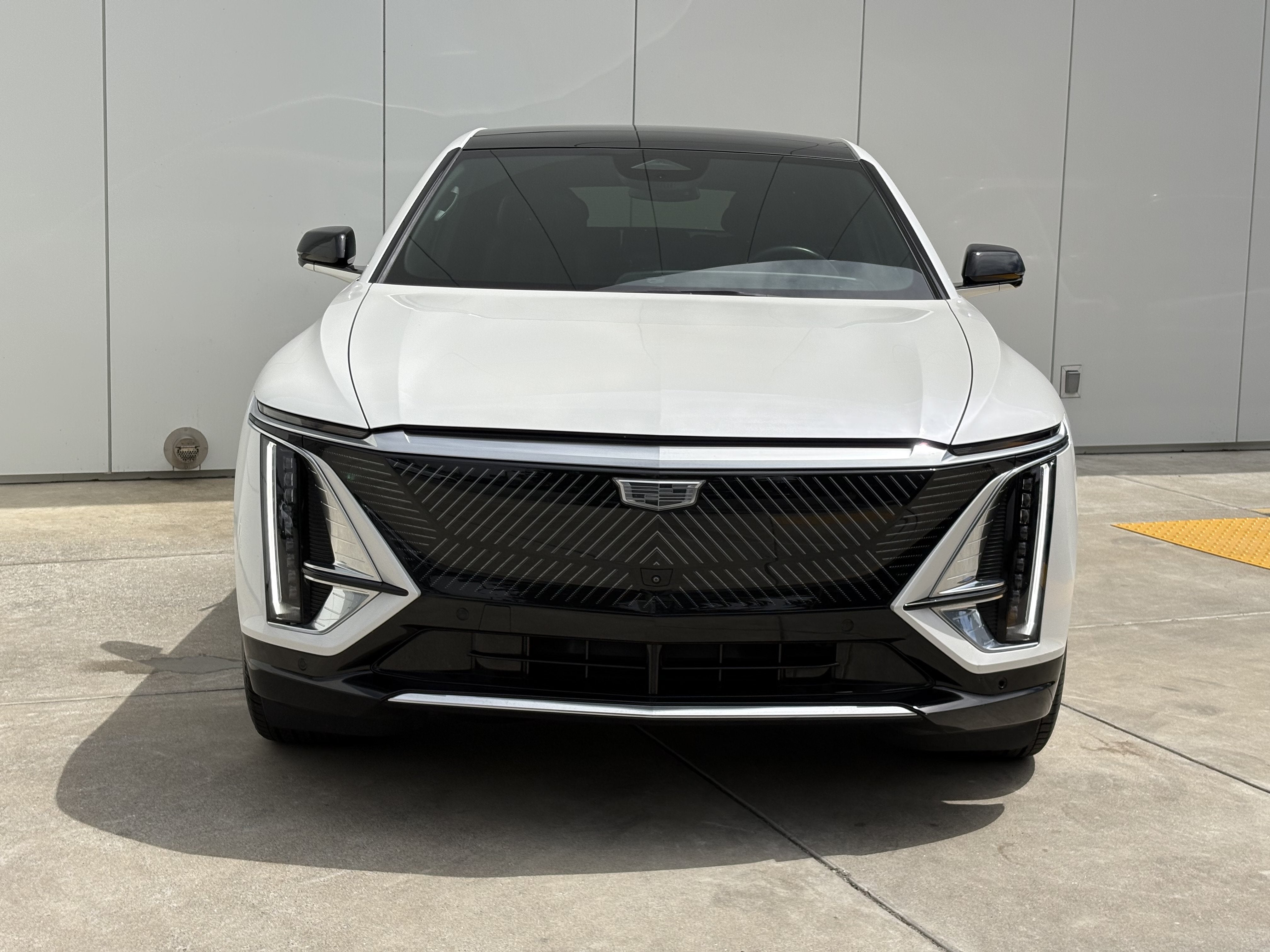 2024 Cadillac LYRIQ Luxury 2