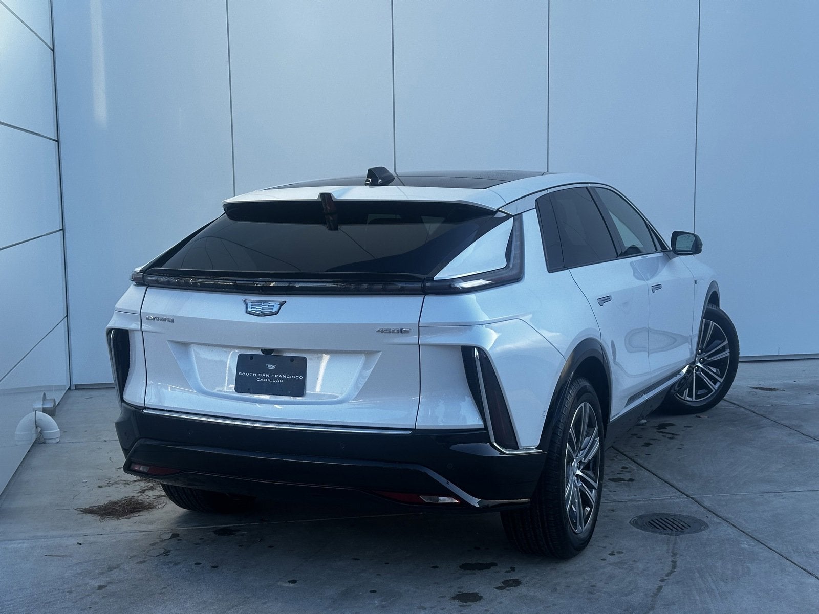 2025 Cadillac LYRIQ Luxury 2