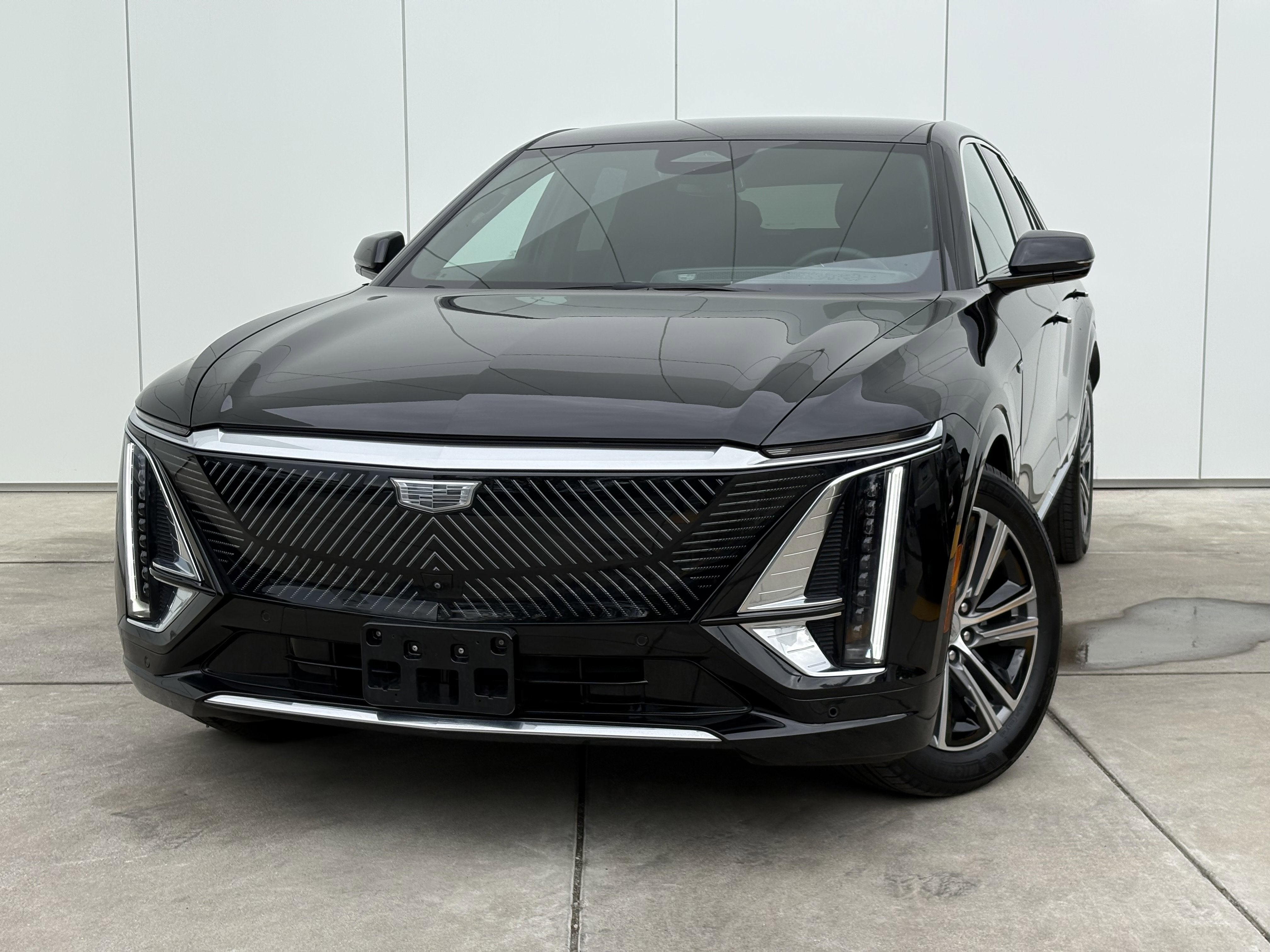 2024 Cadillac LYRIQ Luxury 2