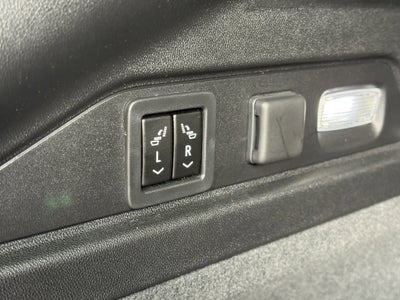 2024 Cadillac LYRIQ Luxury 2