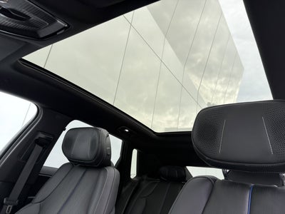 2024 Cadillac LYRIQ Luxury 2