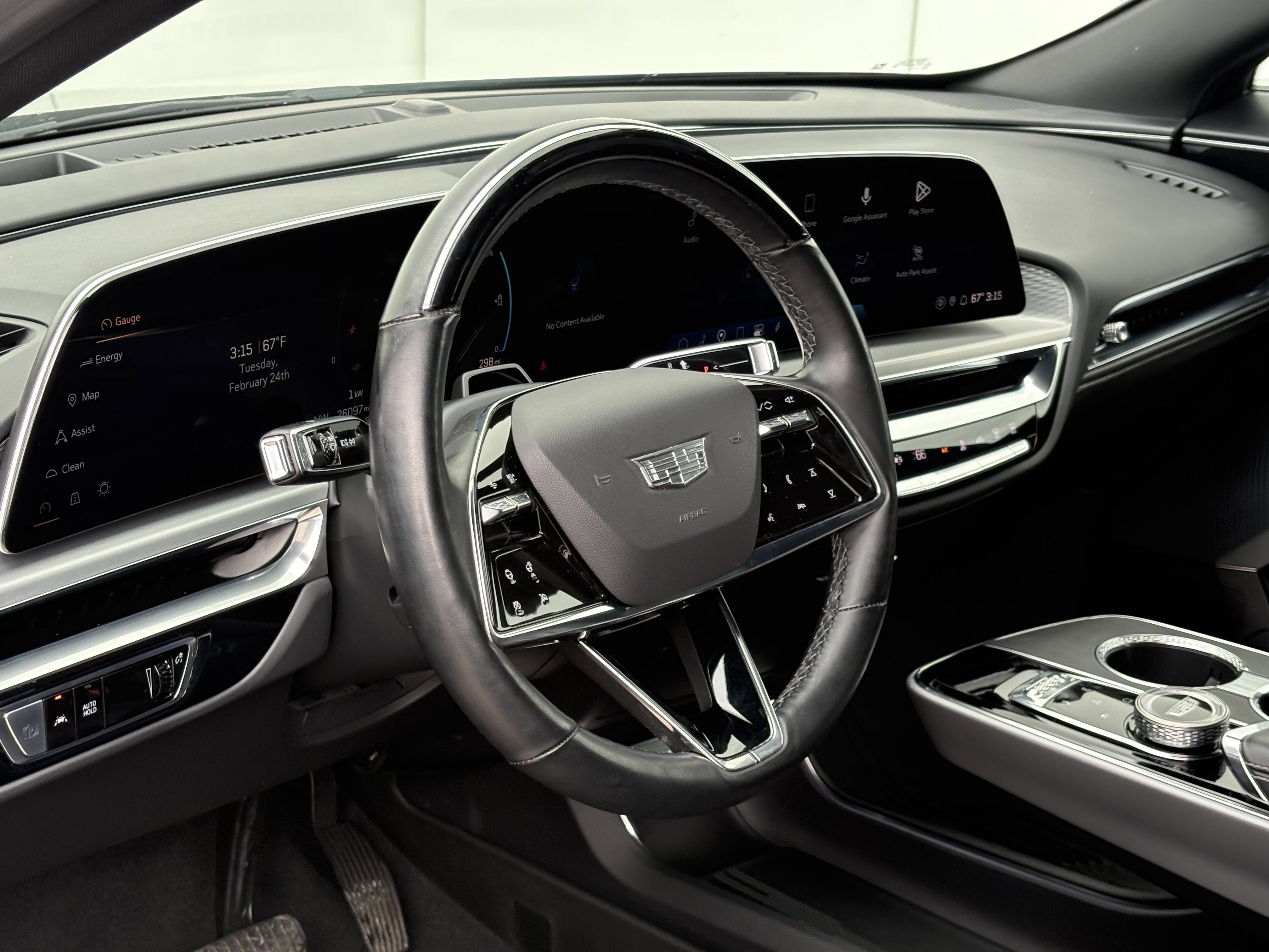 2024 Cadillac LYRIQ Luxury 2