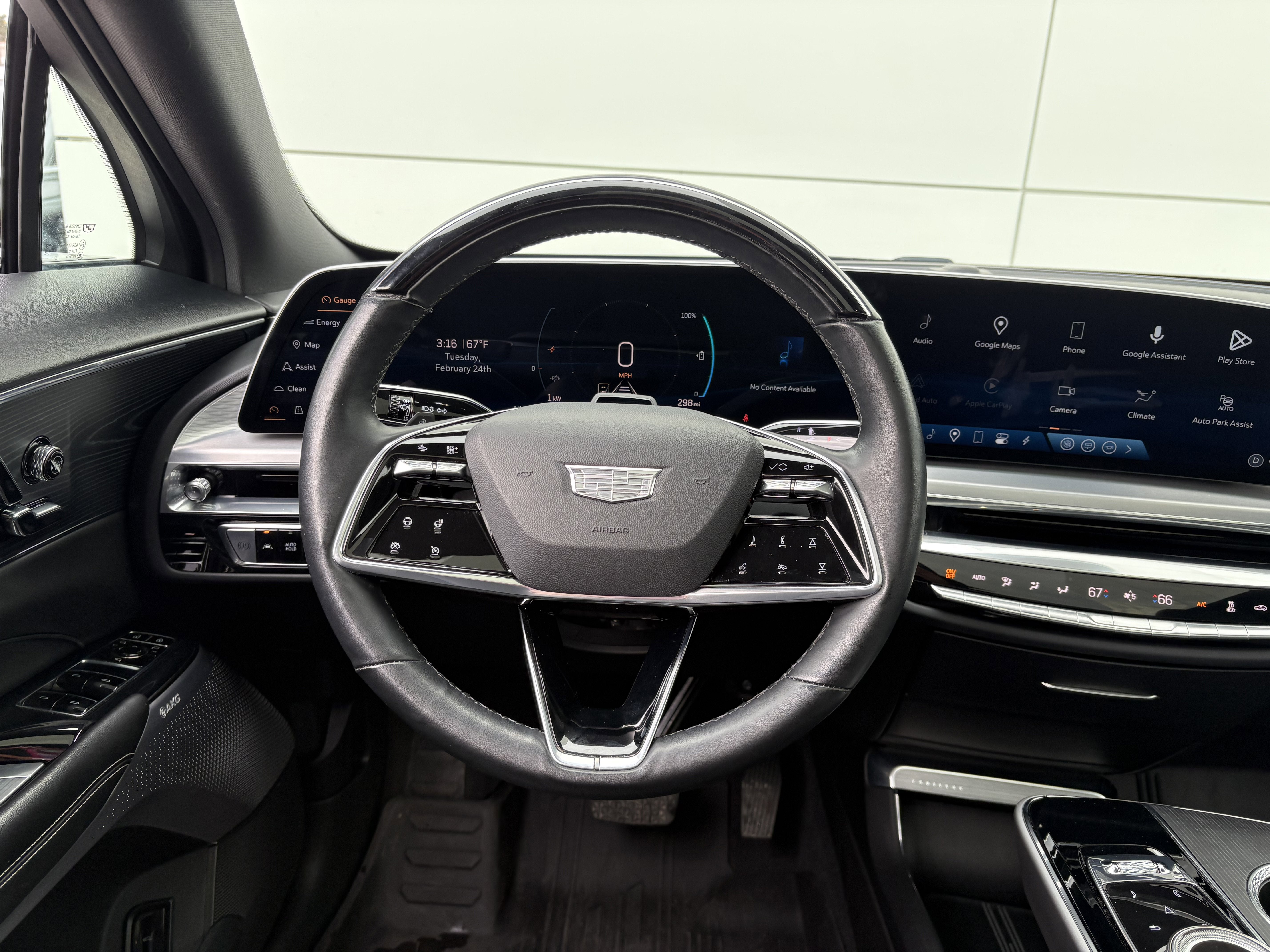 2024 Cadillac LYRIQ Luxury 2