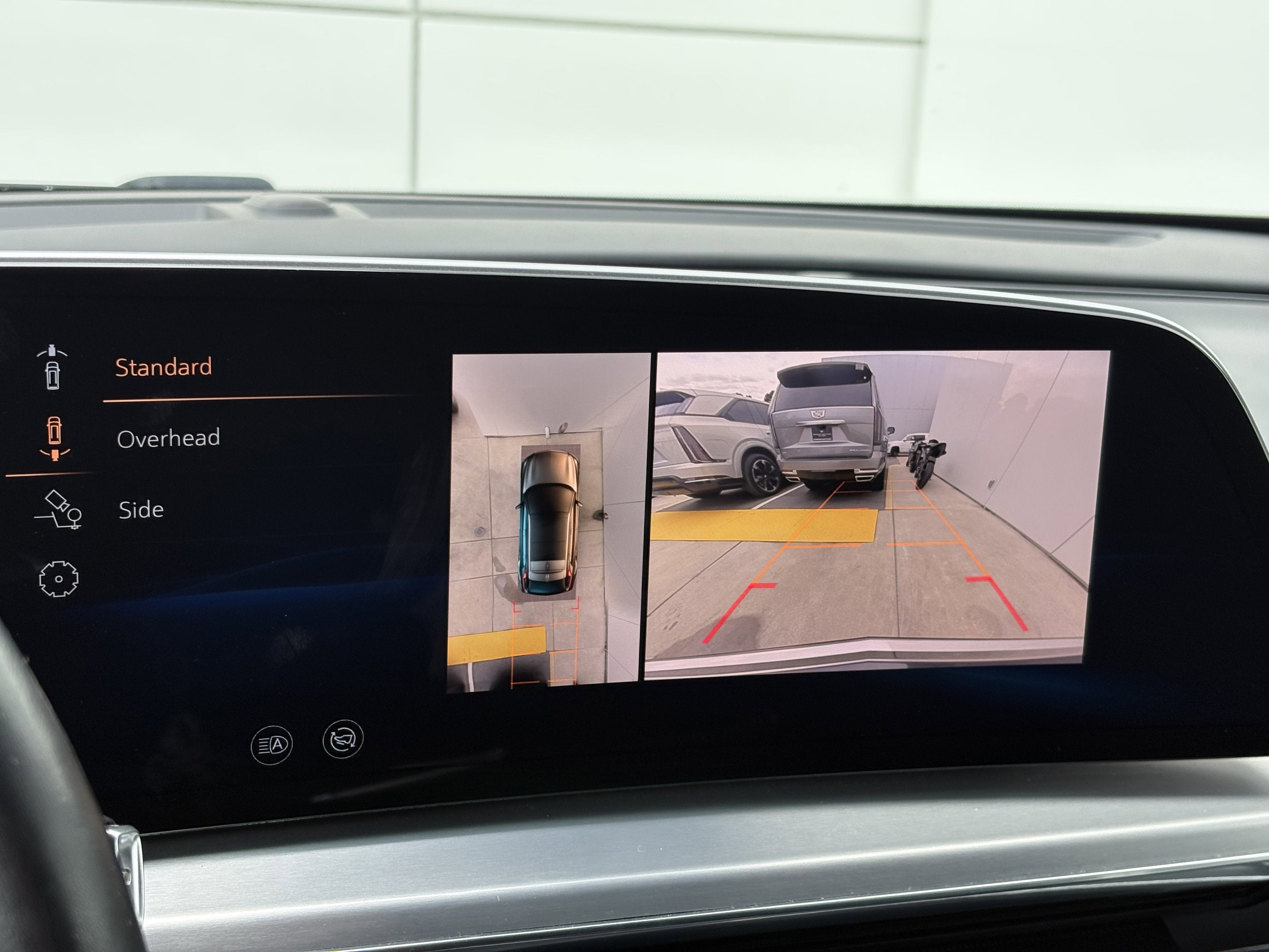 2024 Cadillac LYRIQ Luxury 2