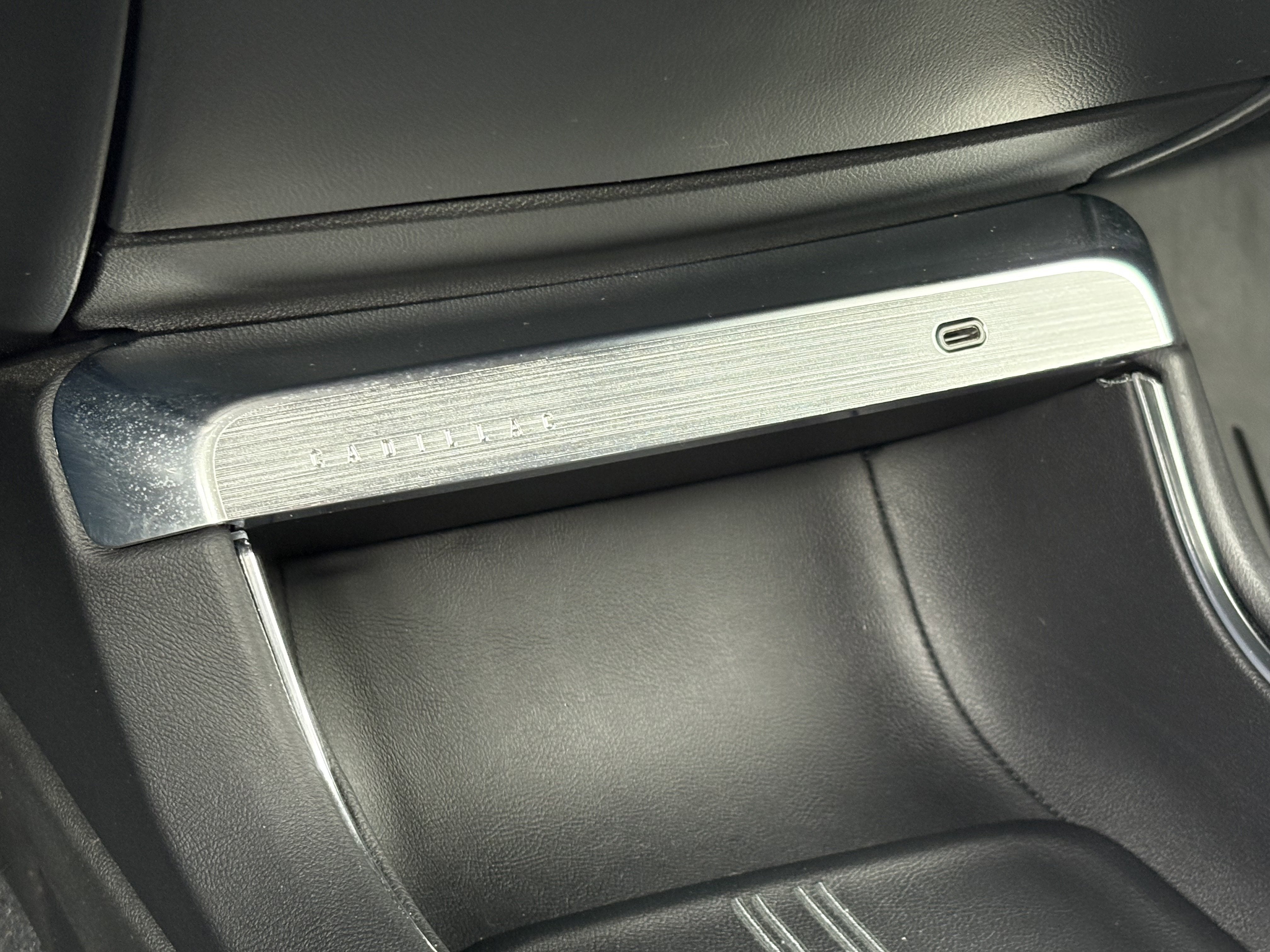 2024 Cadillac LYRIQ Luxury 2