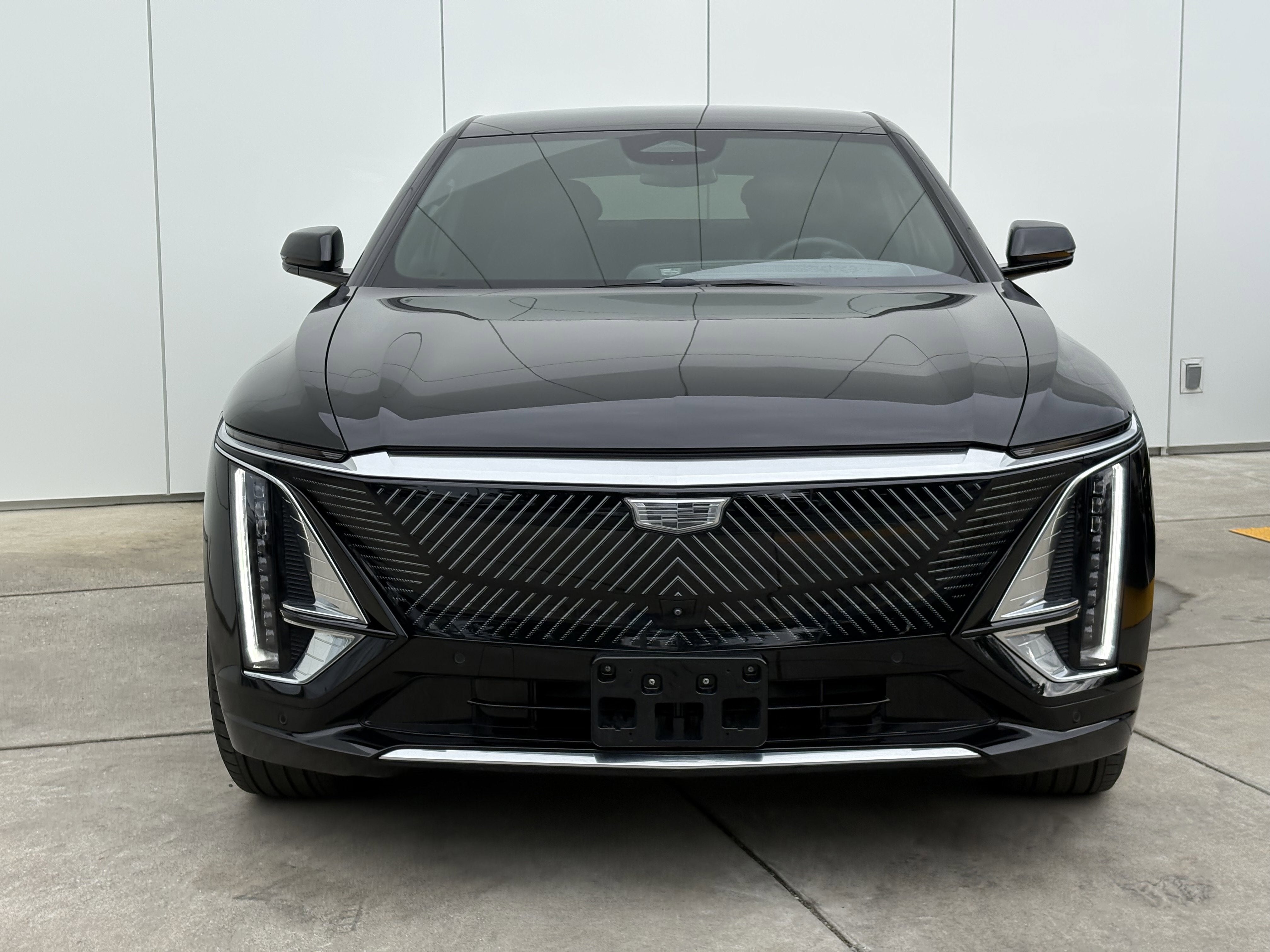2024 Cadillac LYRIQ Luxury 2