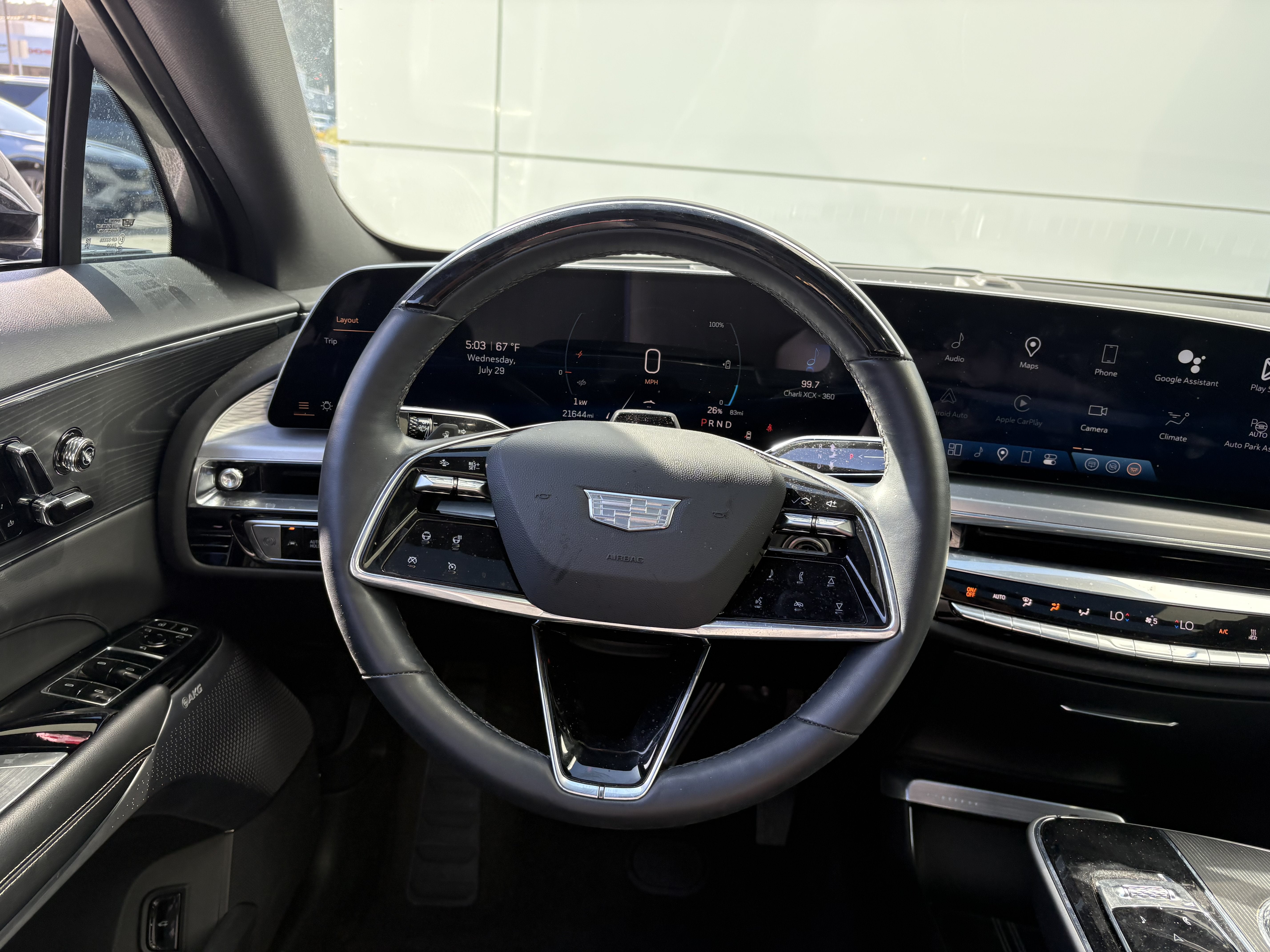 2024 Cadillac LYRIQ Luxury 2