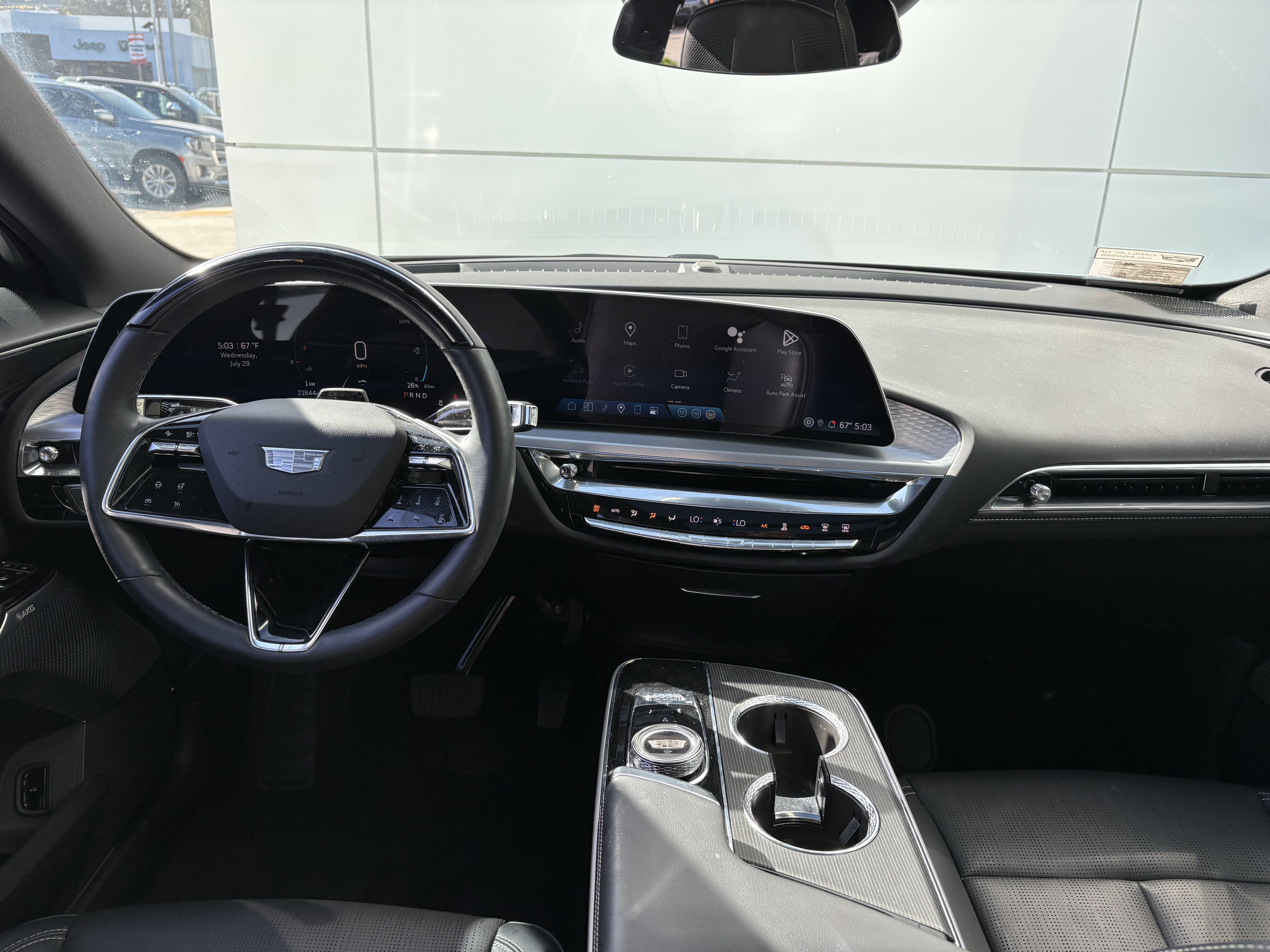 2024 Cadillac LYRIQ Luxury 2