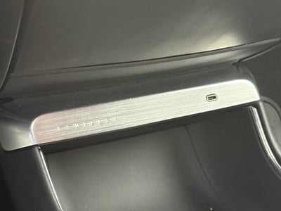 2024 Cadillac LYRIQ Luxury 2