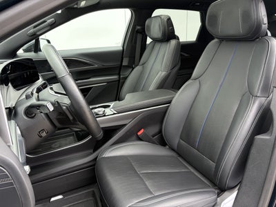 2024 Cadillac LYRIQ Luxury 2
