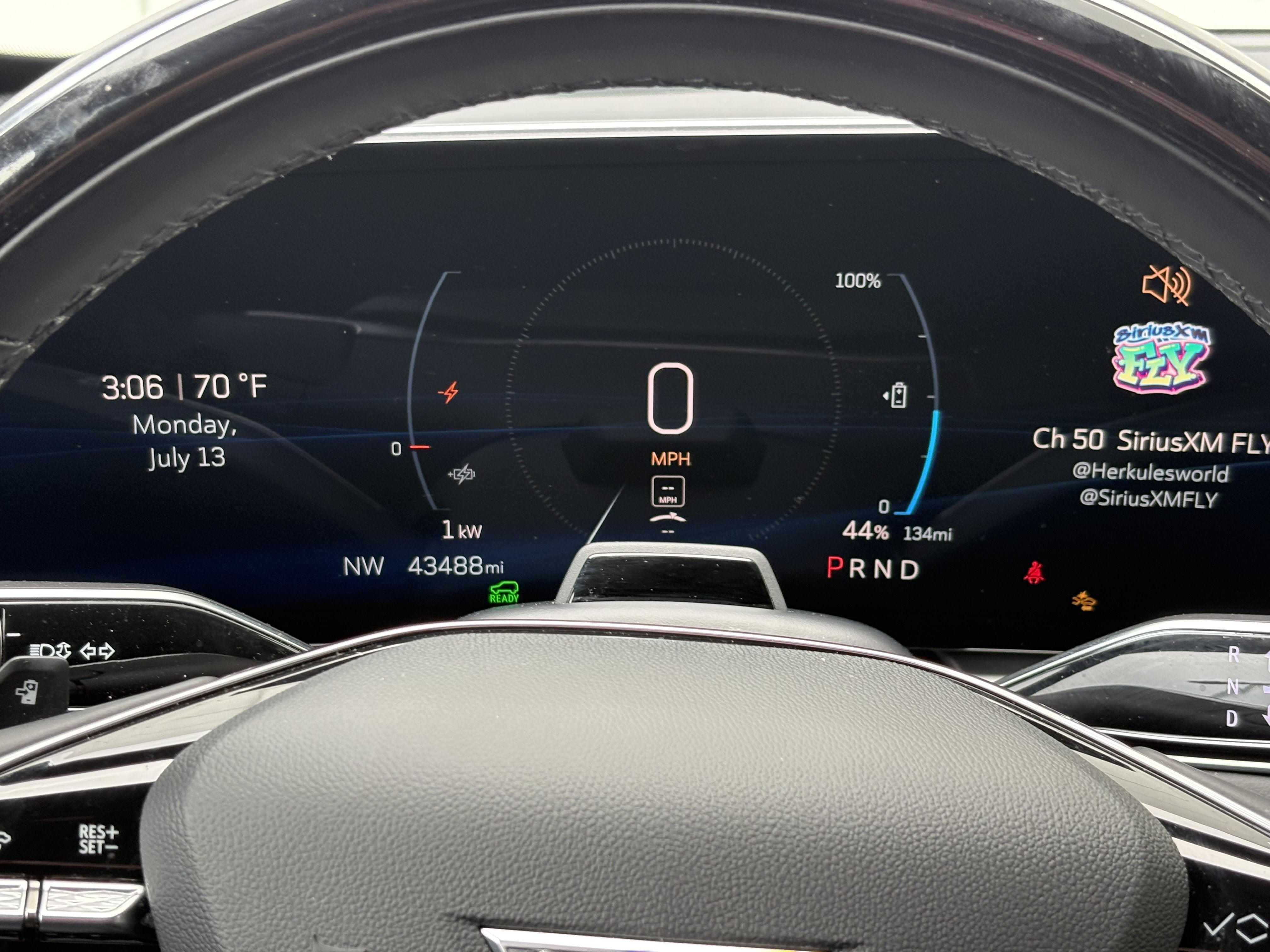 2024 Cadillac LYRIQ Luxury 2